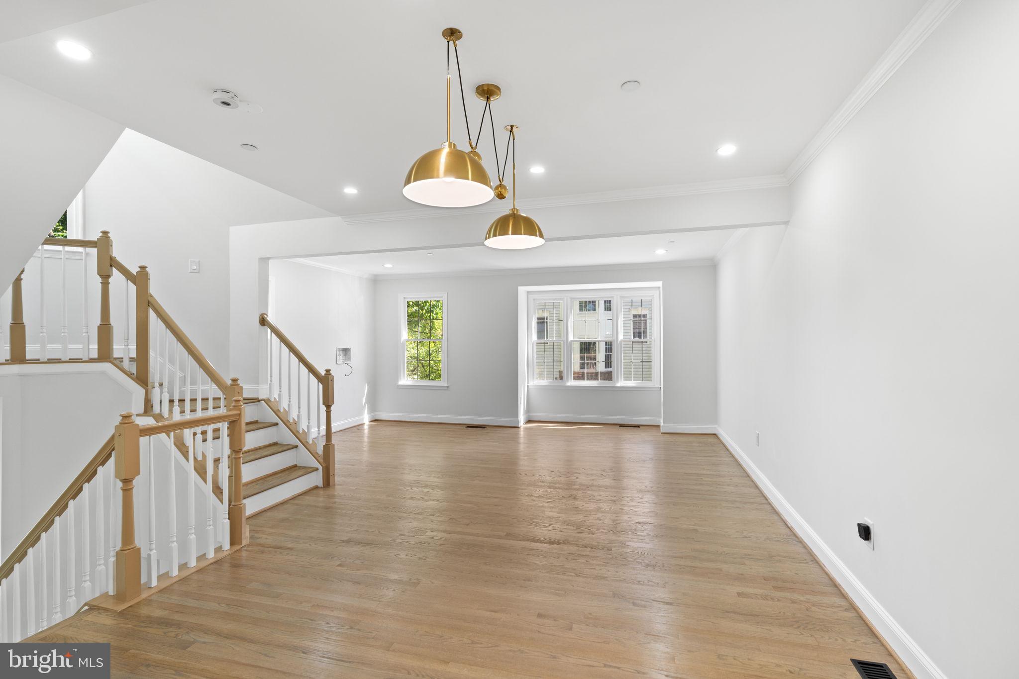 WHITLEY PARK CONDOMINIUM - Residential