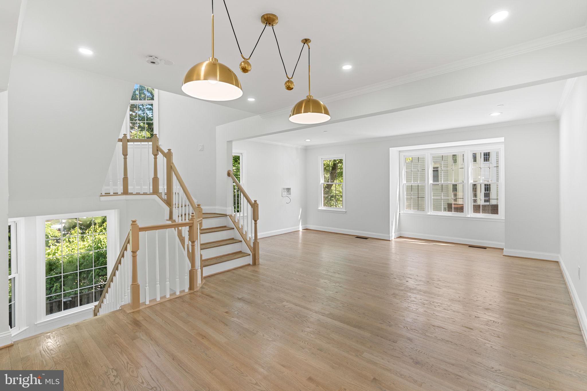 WHITLEY PARK CONDOMINIUM - Residential