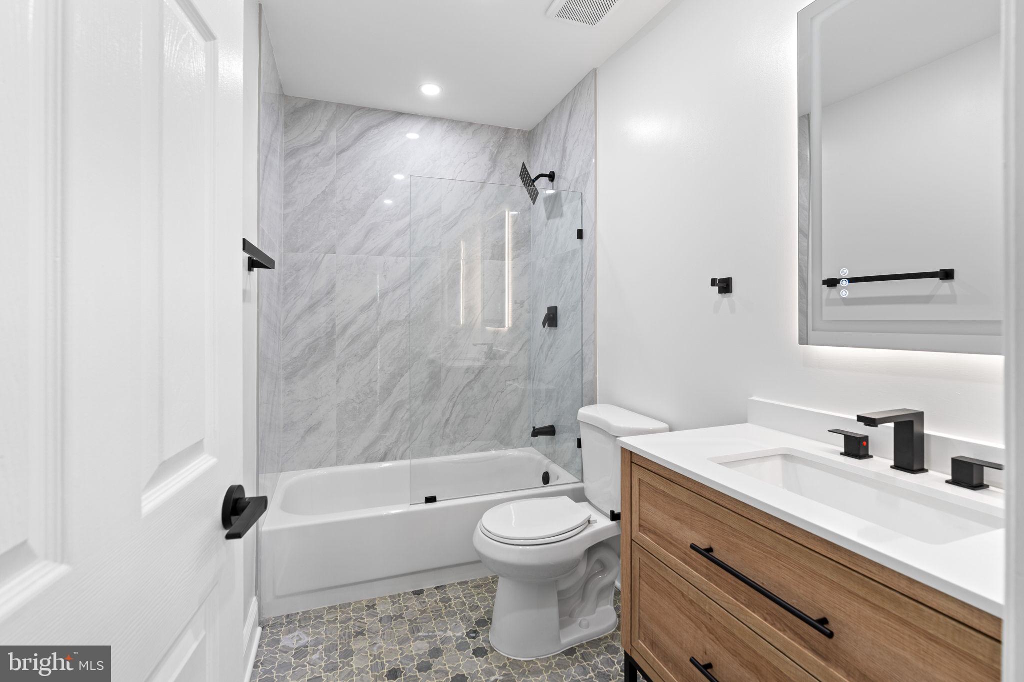 WHITLEY PARK CONDOMINIUM - Residential