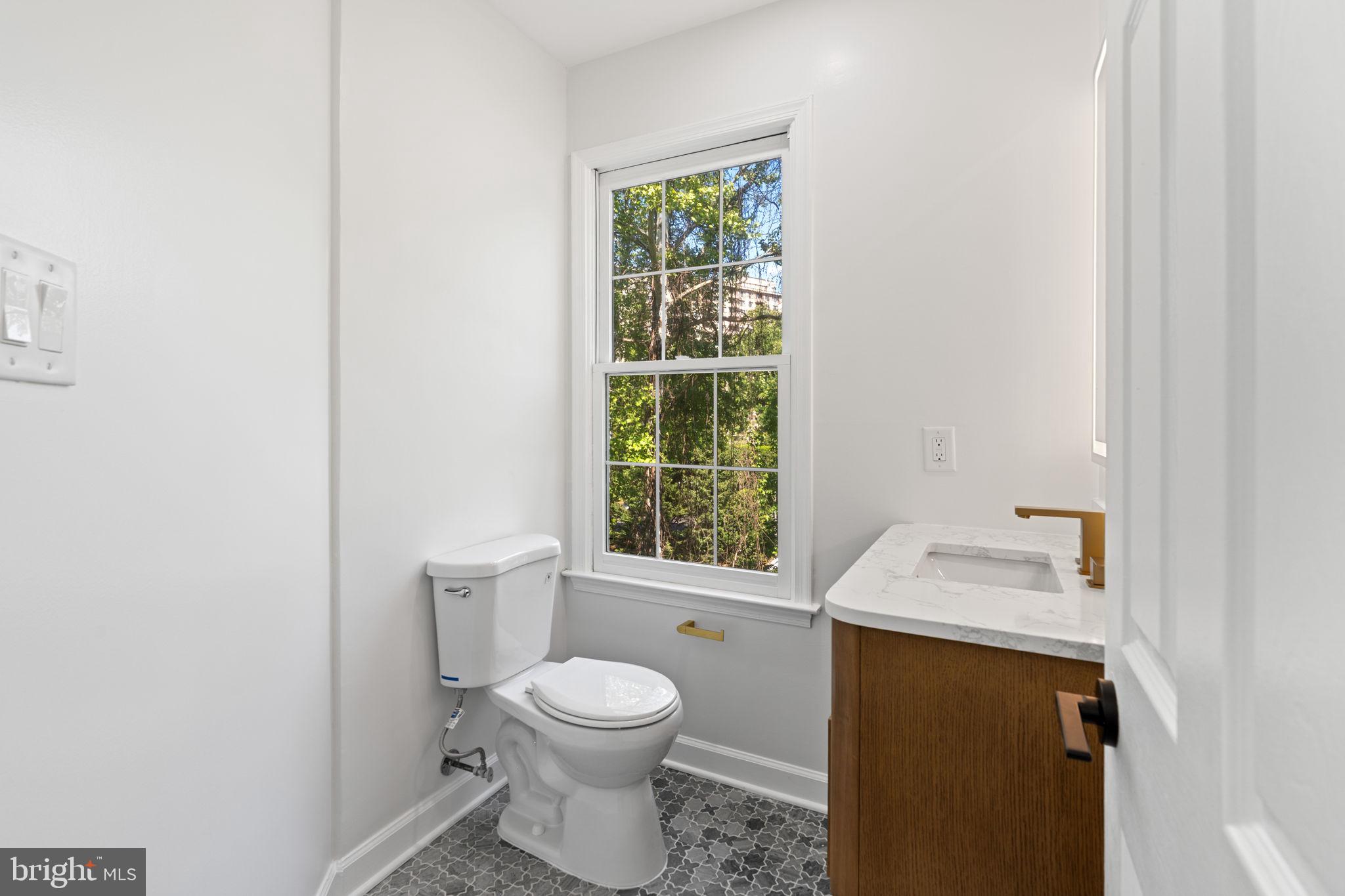 WHITLEY PARK CONDOMINIUM - Residential