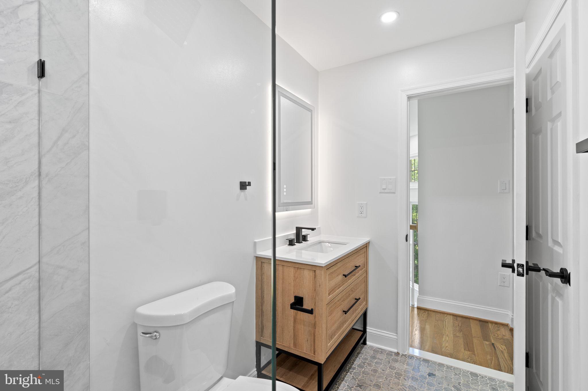 WHITLEY PARK CONDOMINIUM - Residential