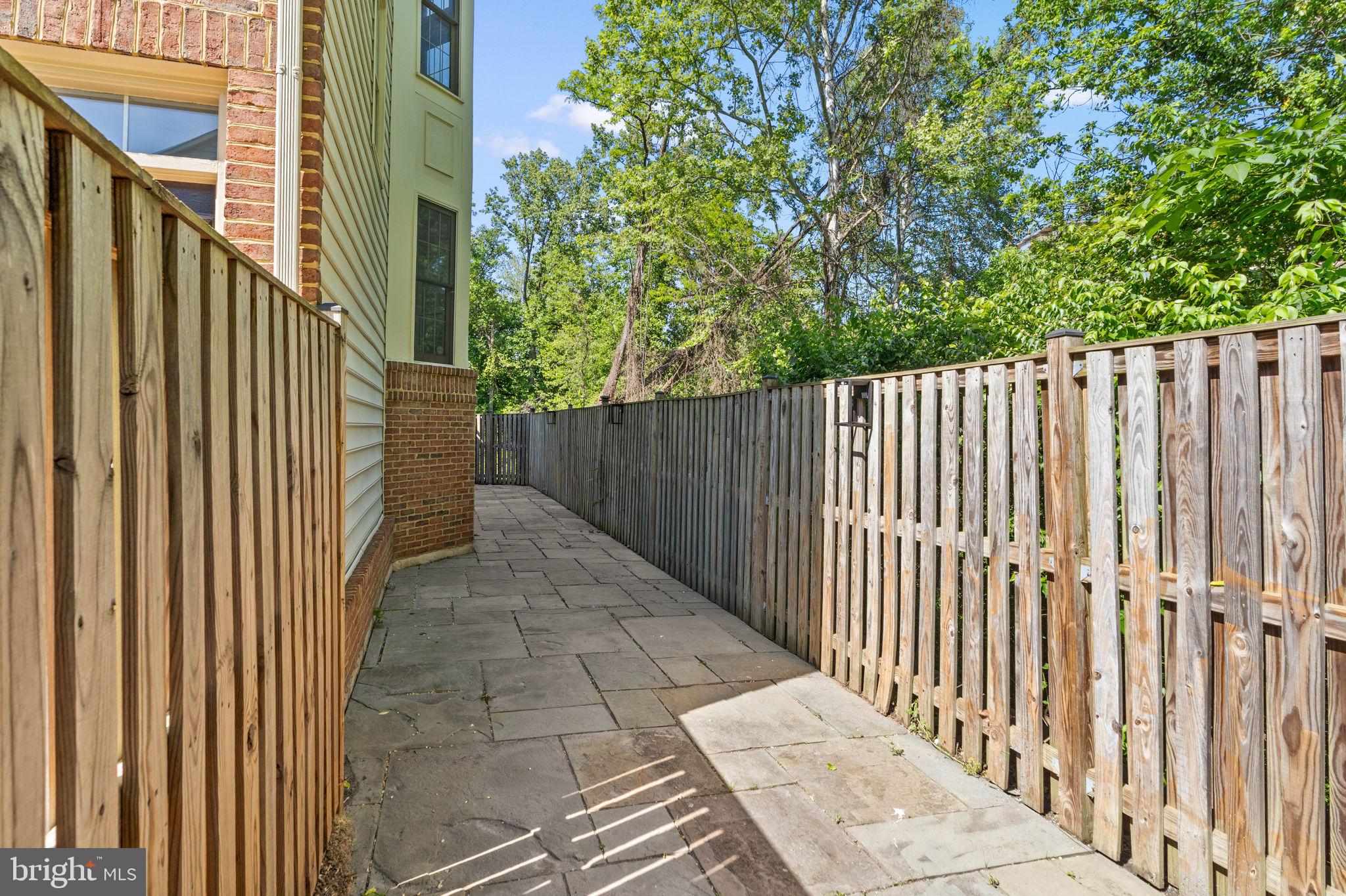 WHITLEY PARK CONDOMINIUM - Residential