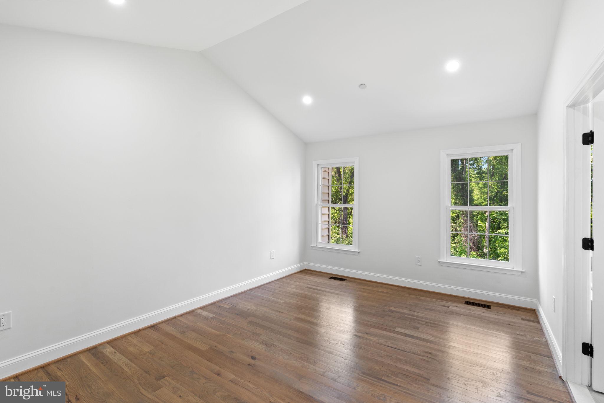 WHITLEY PARK CONDOMINIUM - Residential