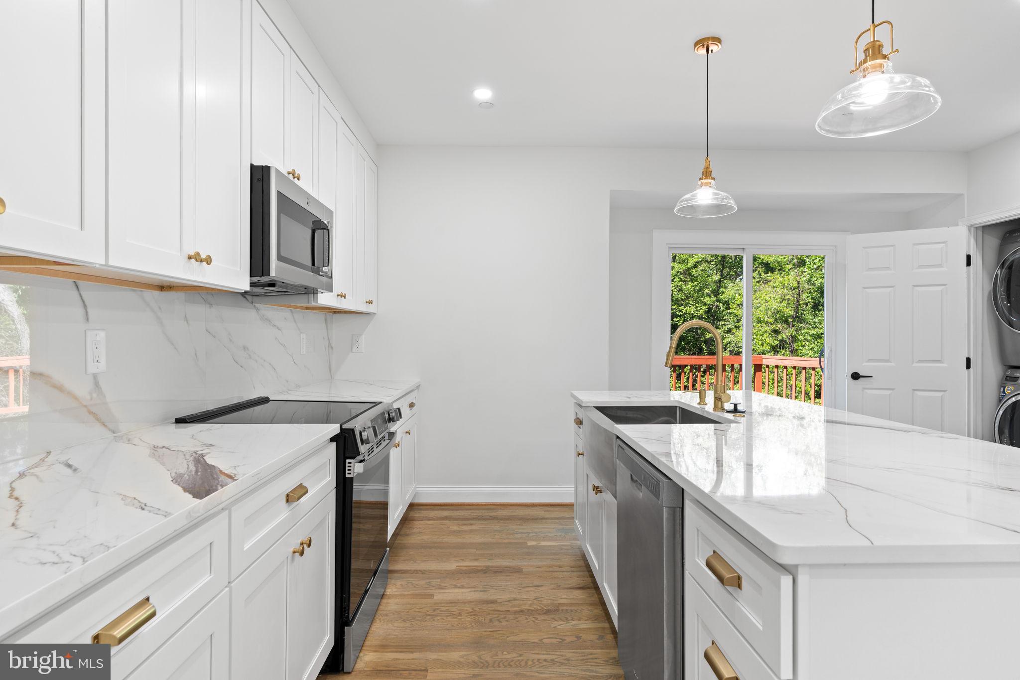 WHITLEY PARK CONDOMINIUM - Residential