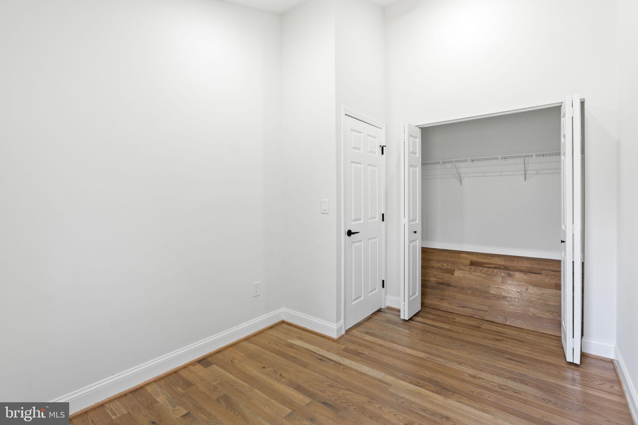 WHITLEY PARK CONDOMINIUM - Residential