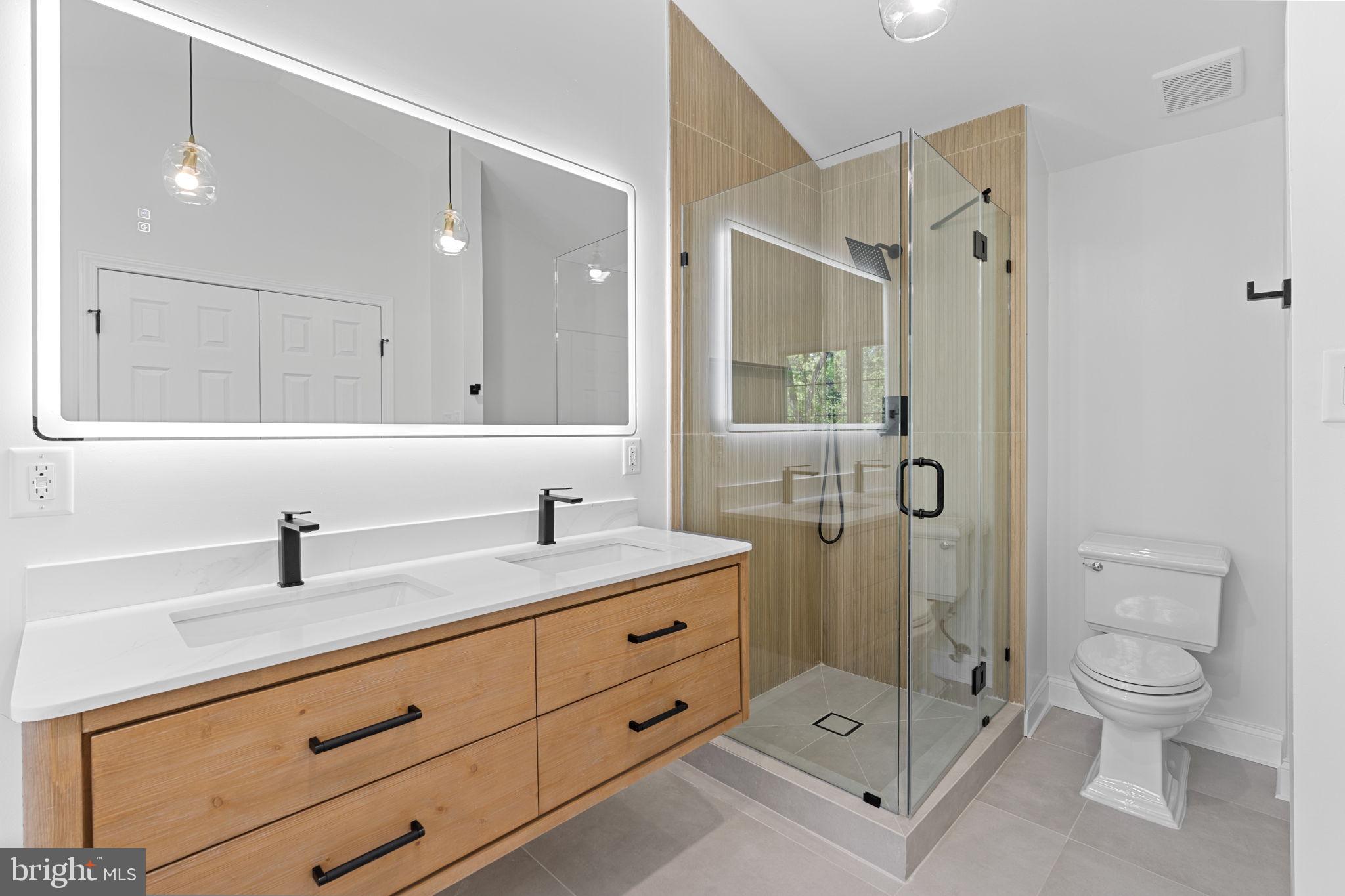 WHITLEY PARK CONDOMINIUM - Residential