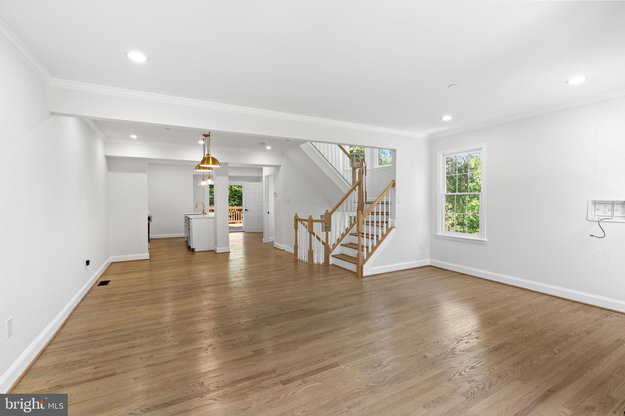 WHITLEY PARK CONDOMINIUM - Residential