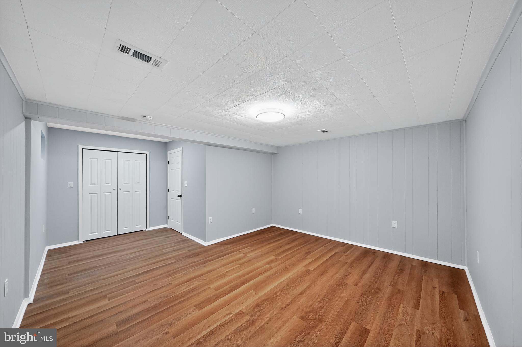 MEADOW WOODS - Residential