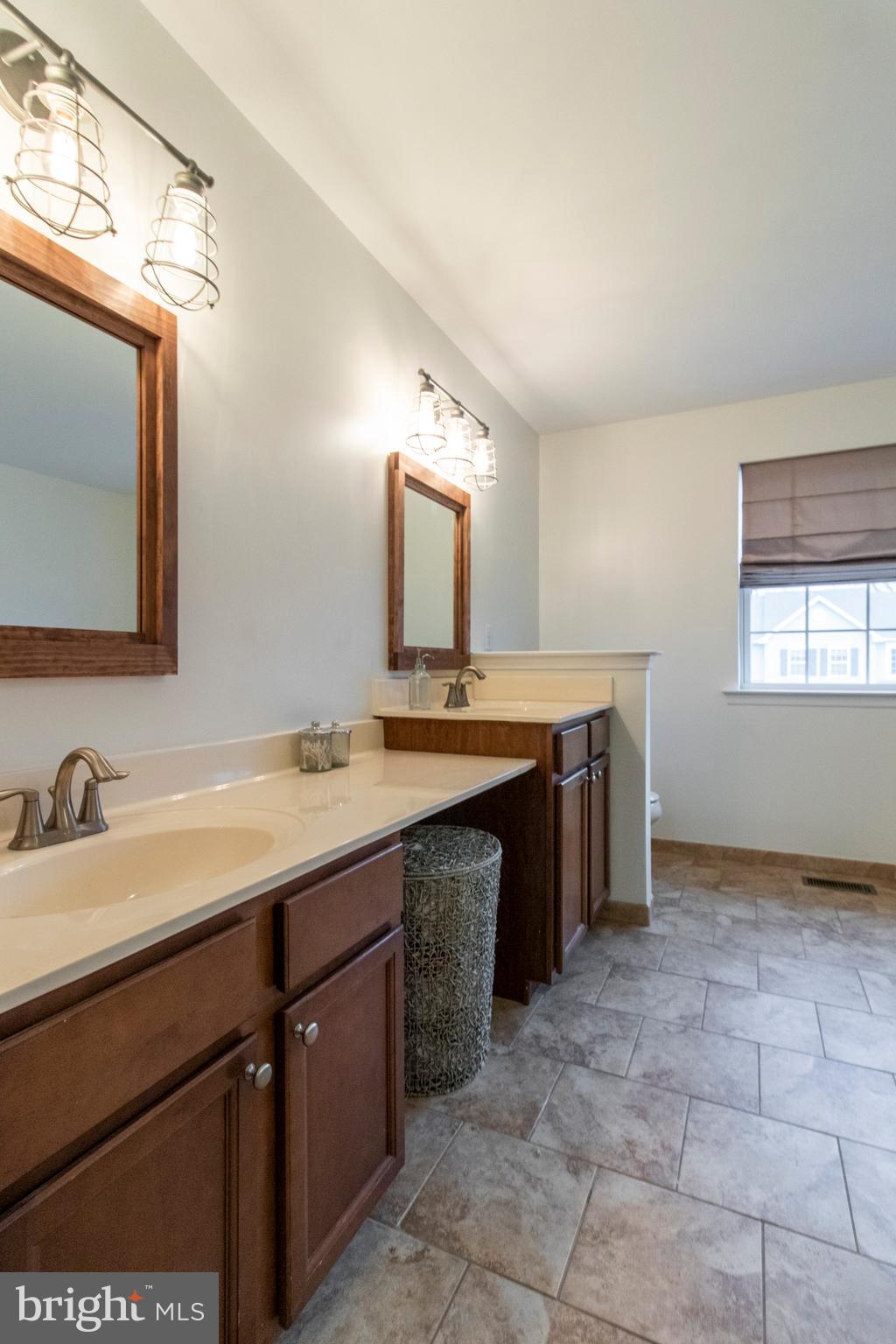 OAK CREEK - Residential