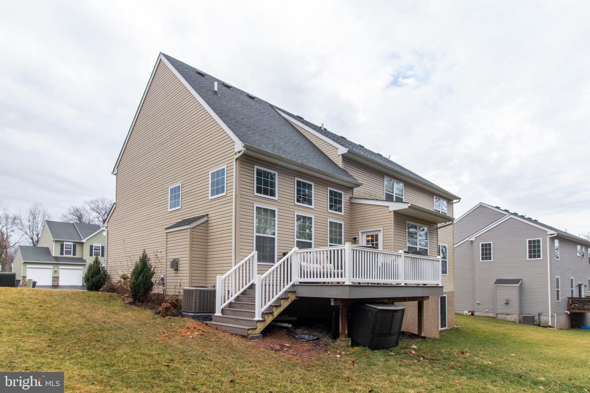 OAK CREEK - Residential