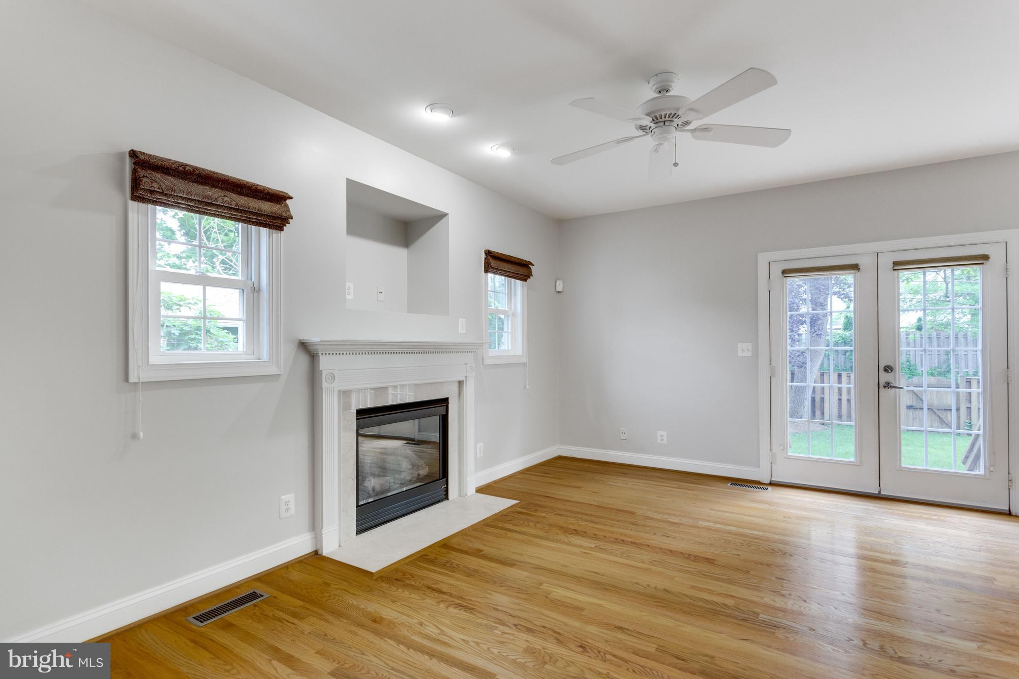 ARLINGTON HEIGHTS - Residential