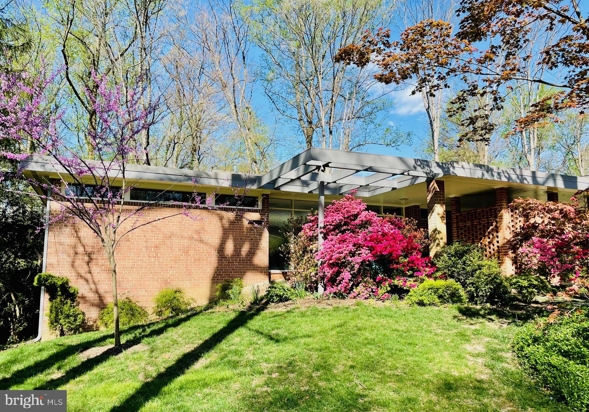 MANTUA HILLS - Residential Lease