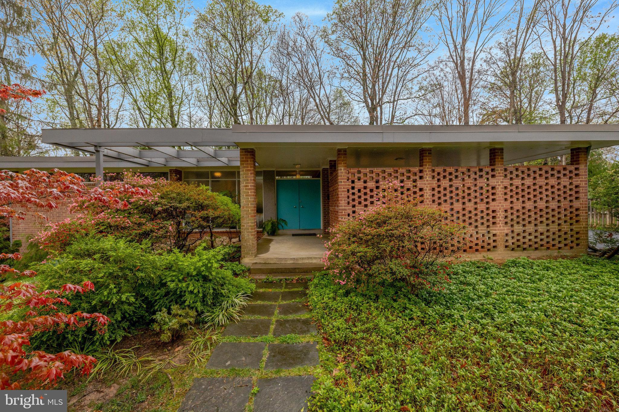 MANTUA HILLS - Residential Lease