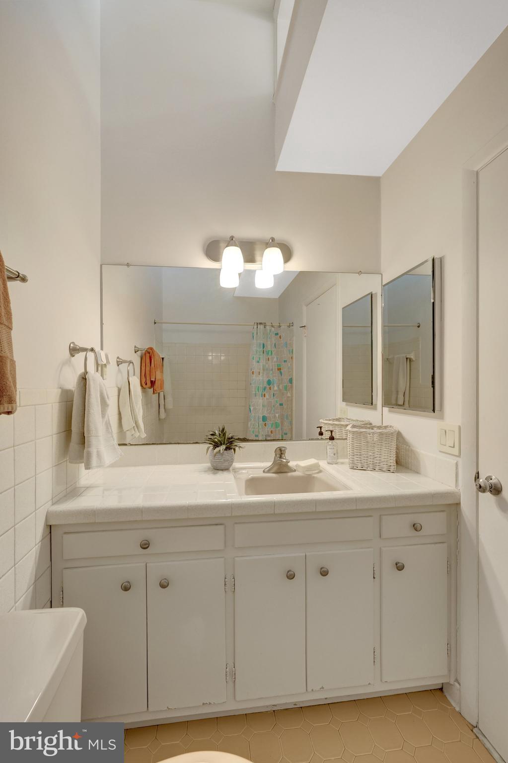 MANTUA HILLS - Residential Lease