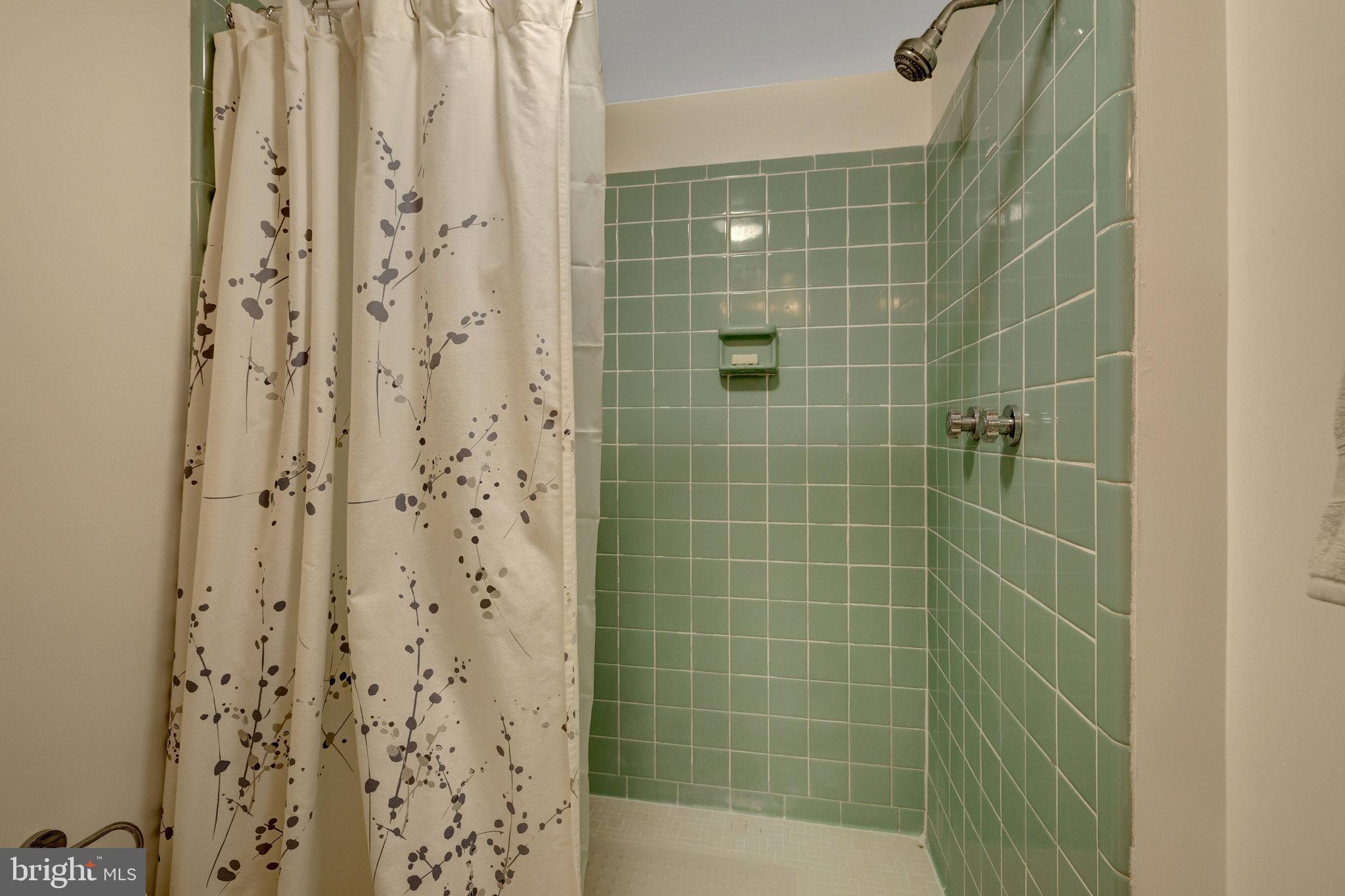 MANTUA HILLS - Residential Lease