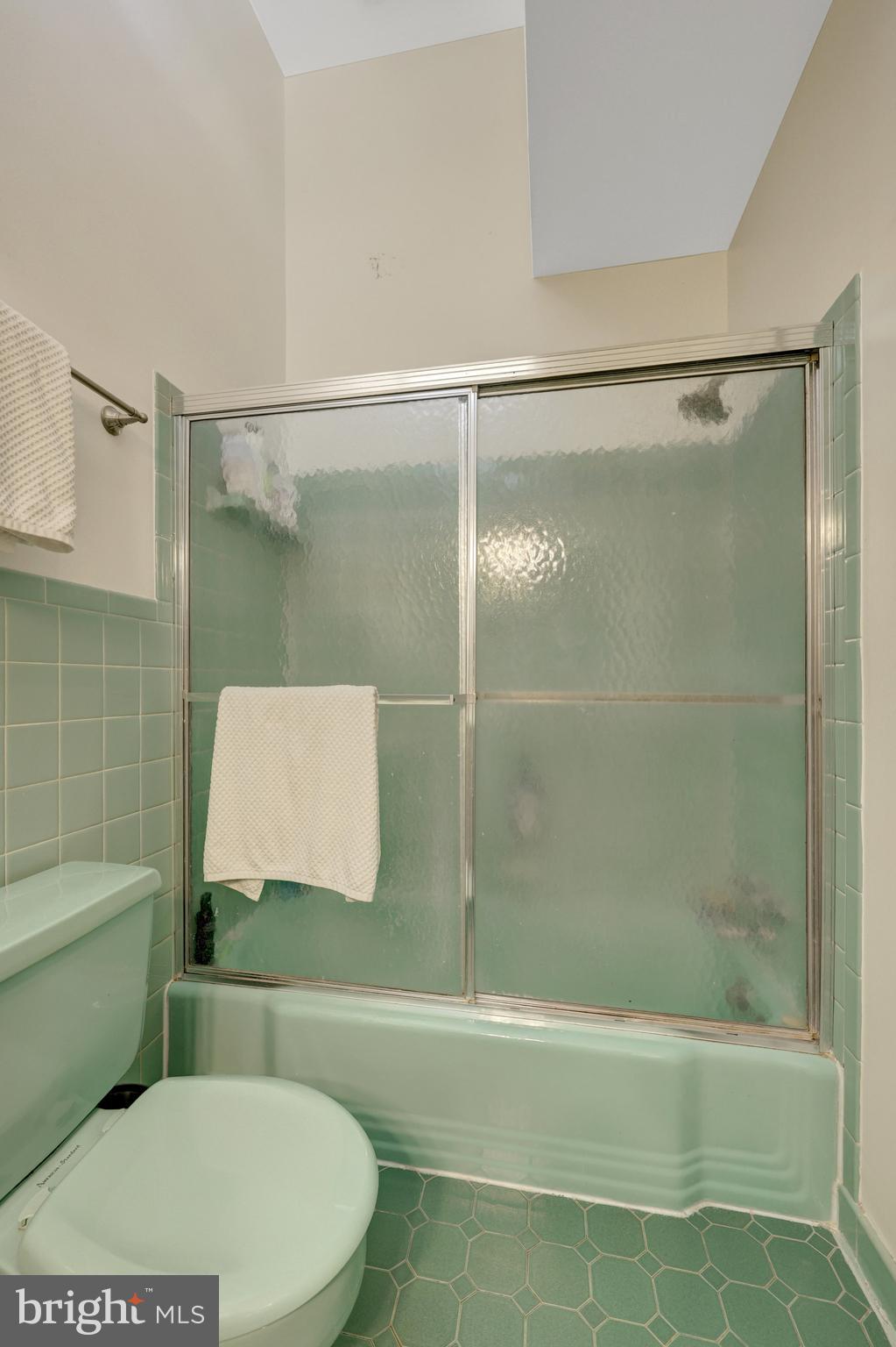 MANTUA HILLS - Residential Lease