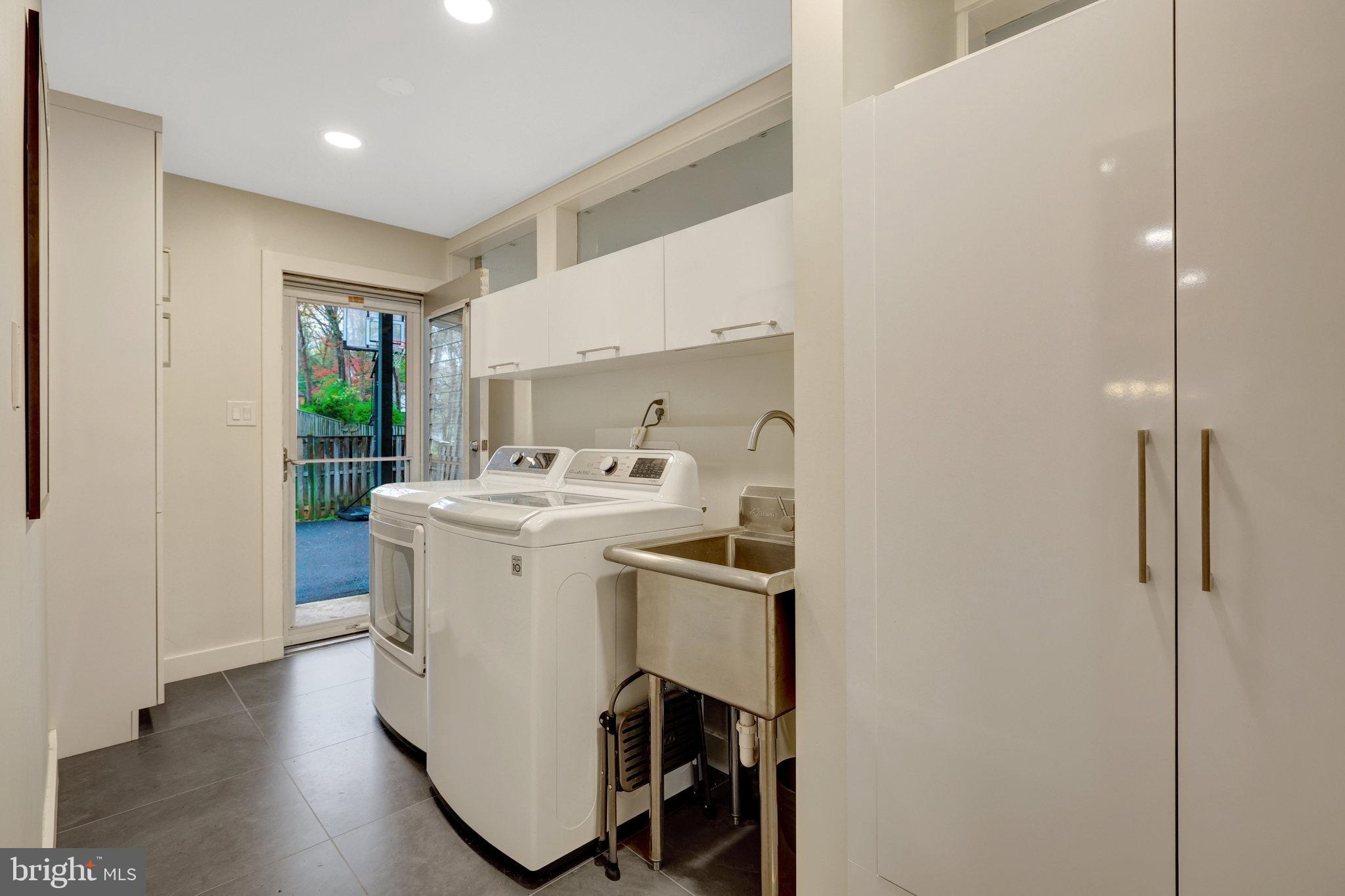 MANTUA HILLS - Residential Lease