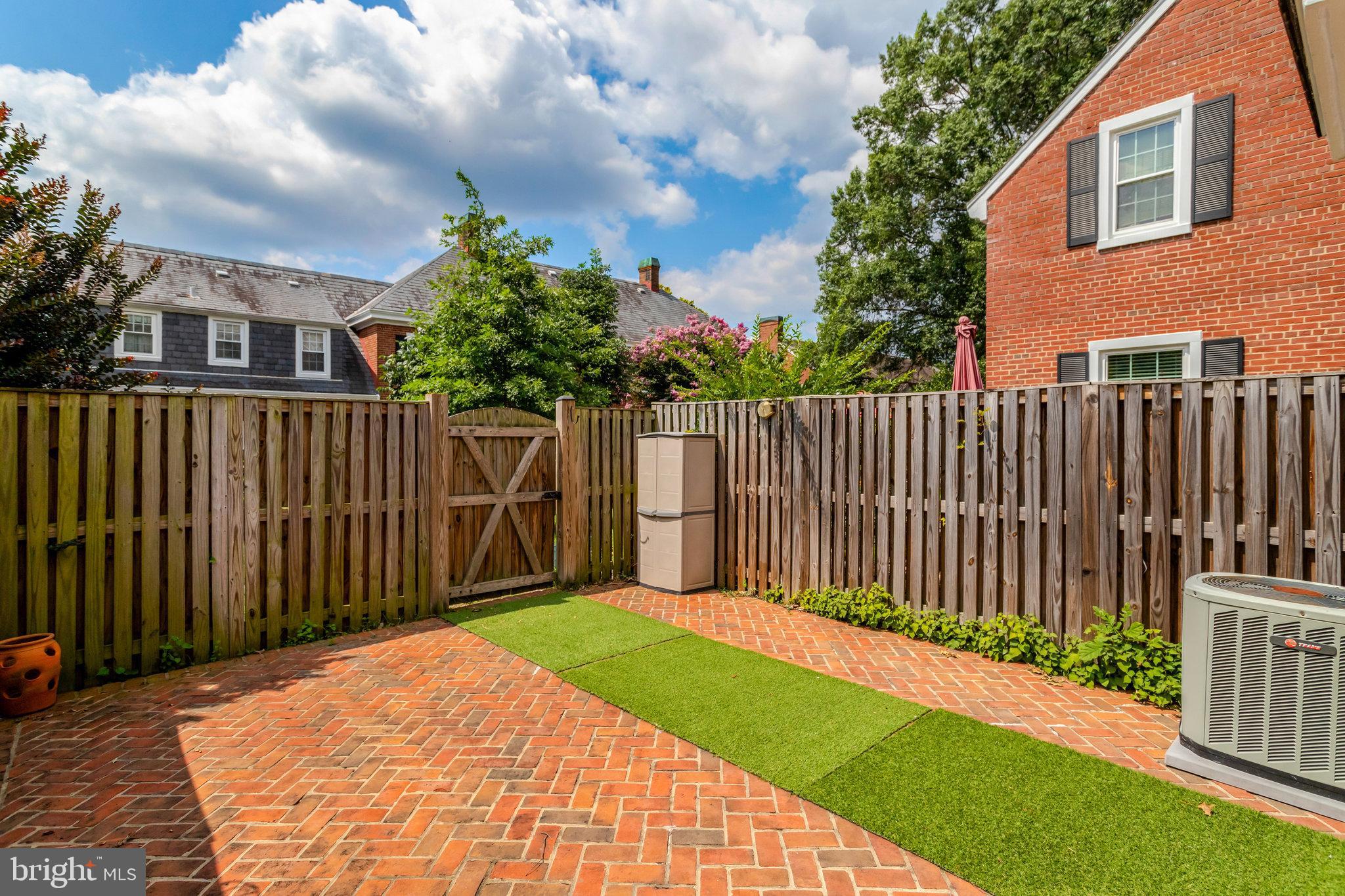 FAIRLINGTON MEWS - Residential