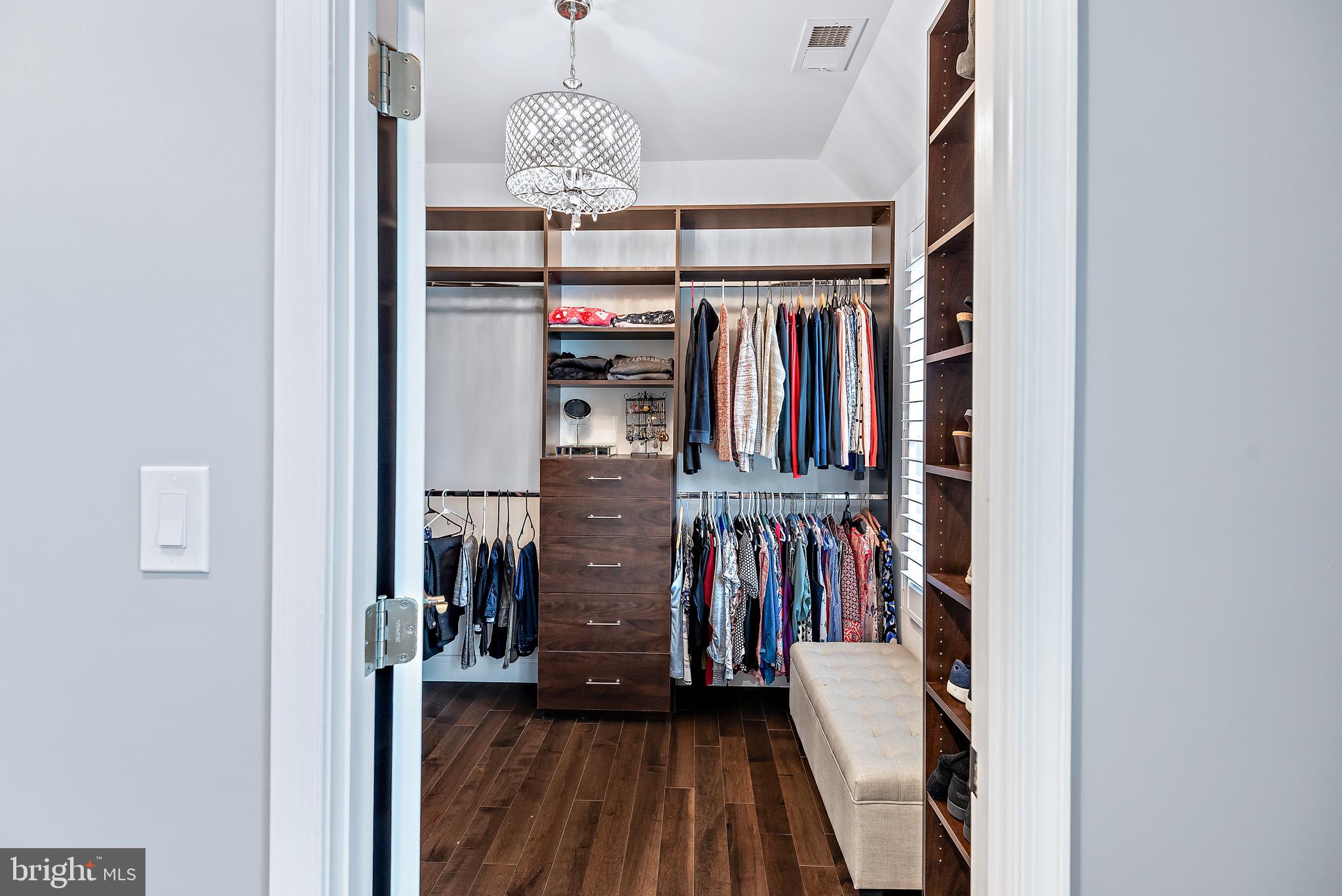 MILLS FARM - Residential