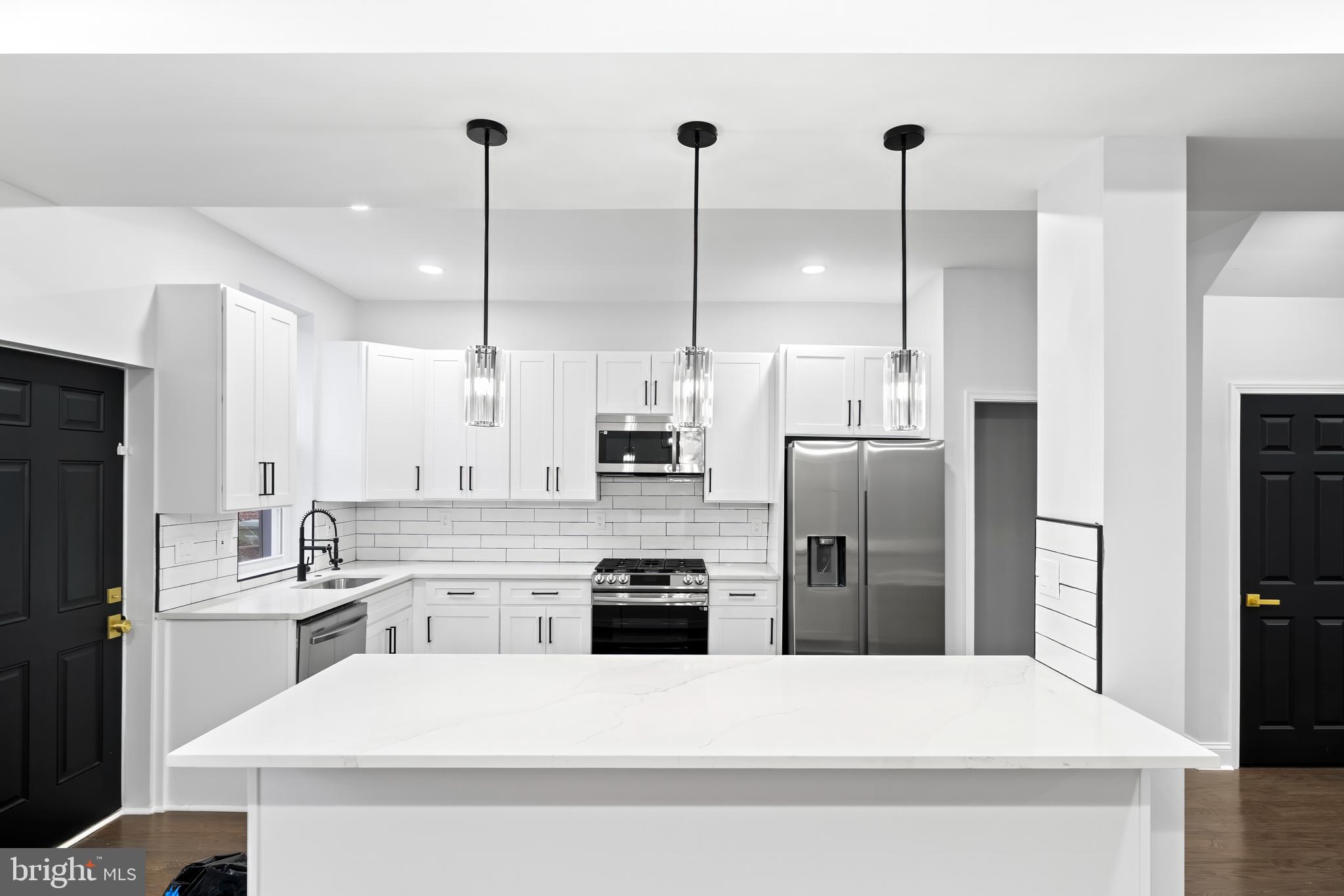 EVERGREEN LAWN - Residential