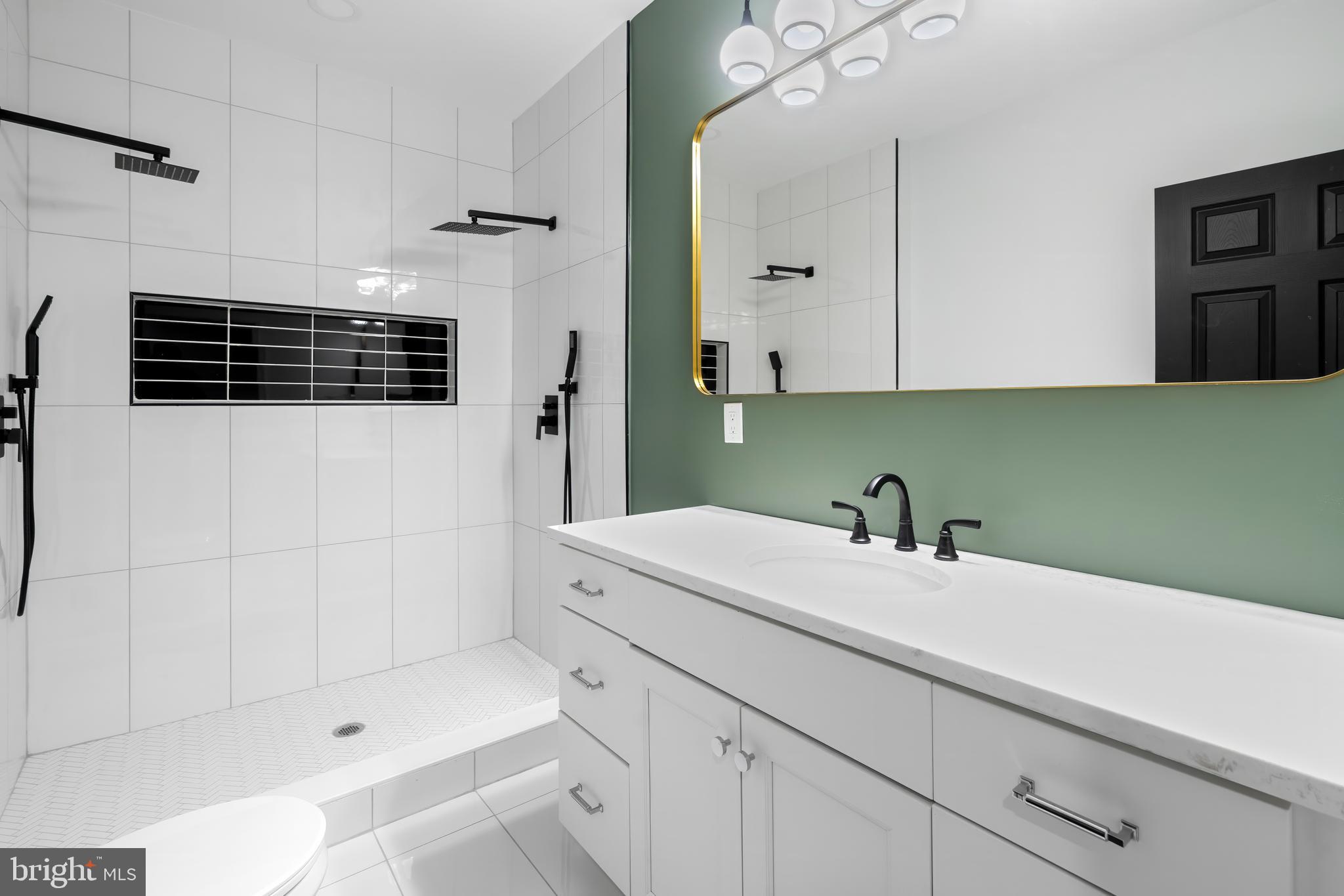 EVERGREEN LAWN - Residential