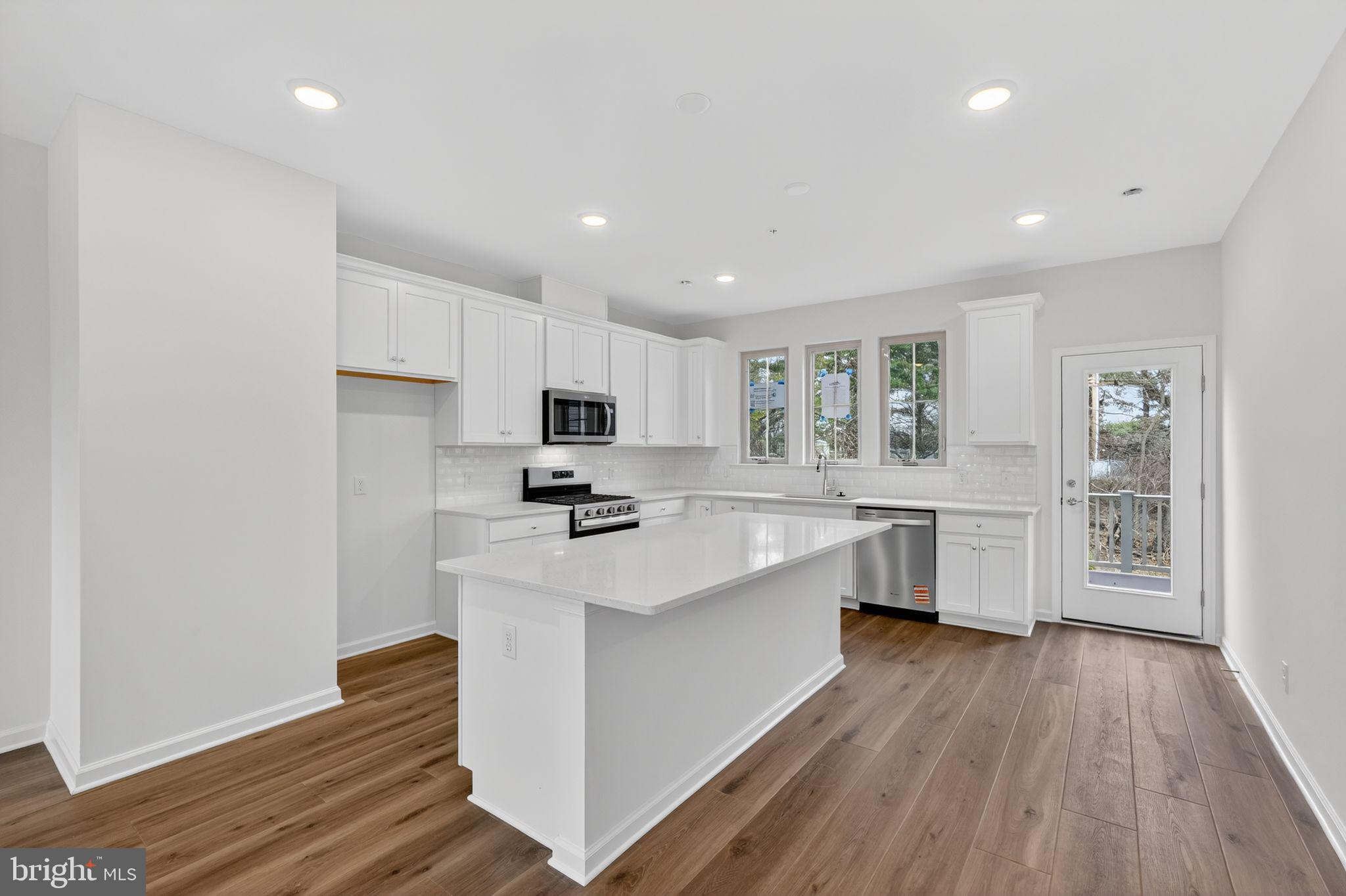 LEWIS POINTE - Residential