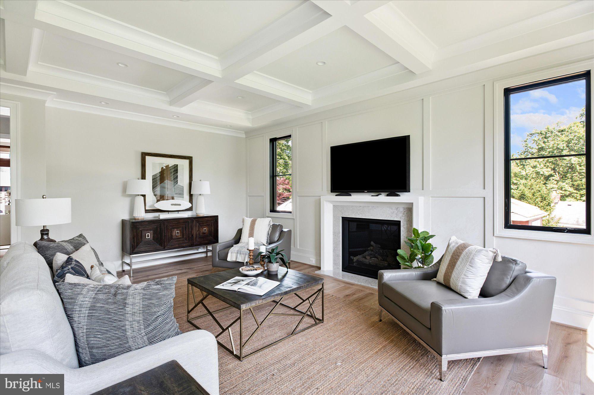 COUNTRY CLUB HILLS - Residential