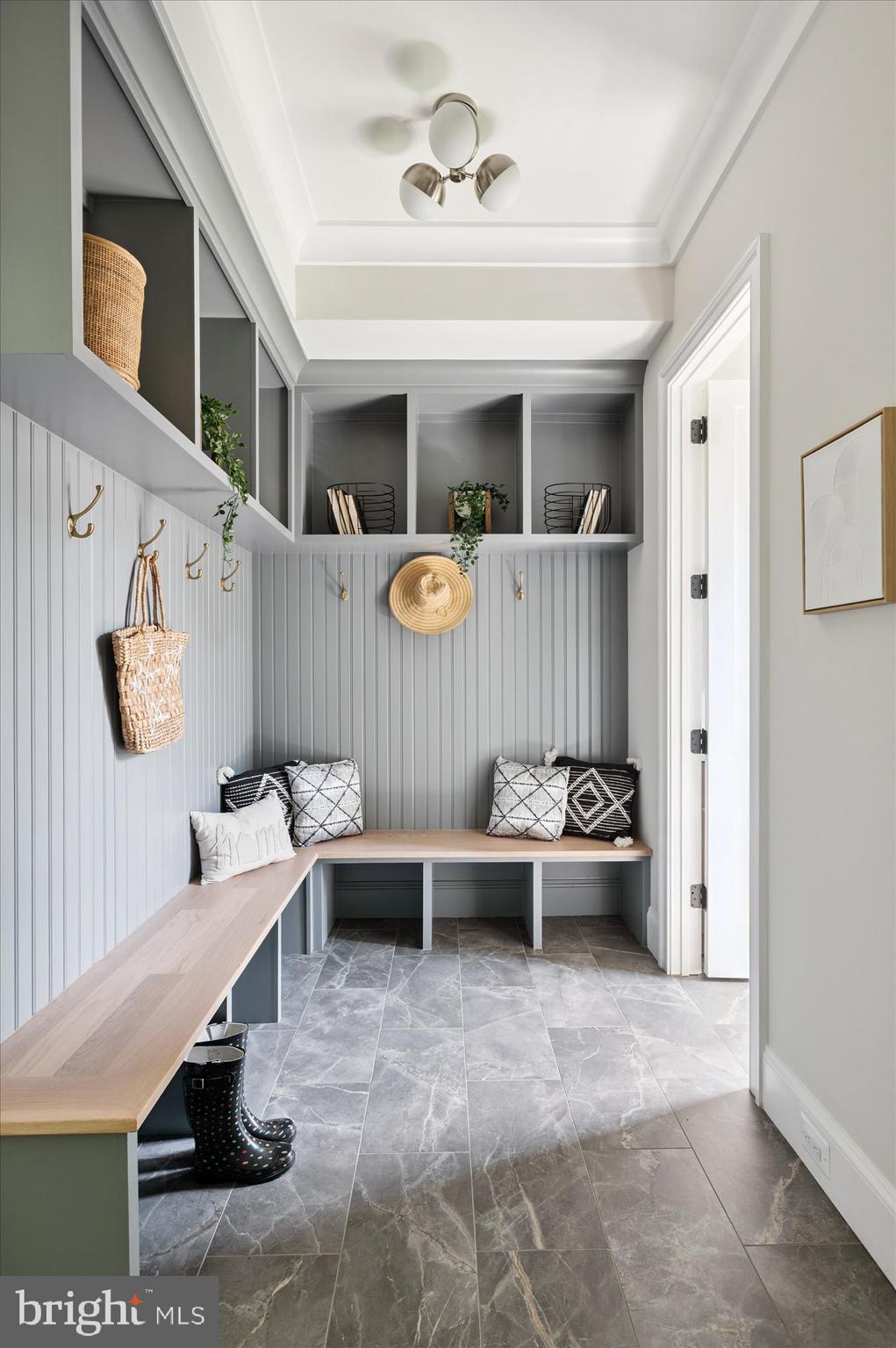 COUNTRY CLUB HILLS - Residential