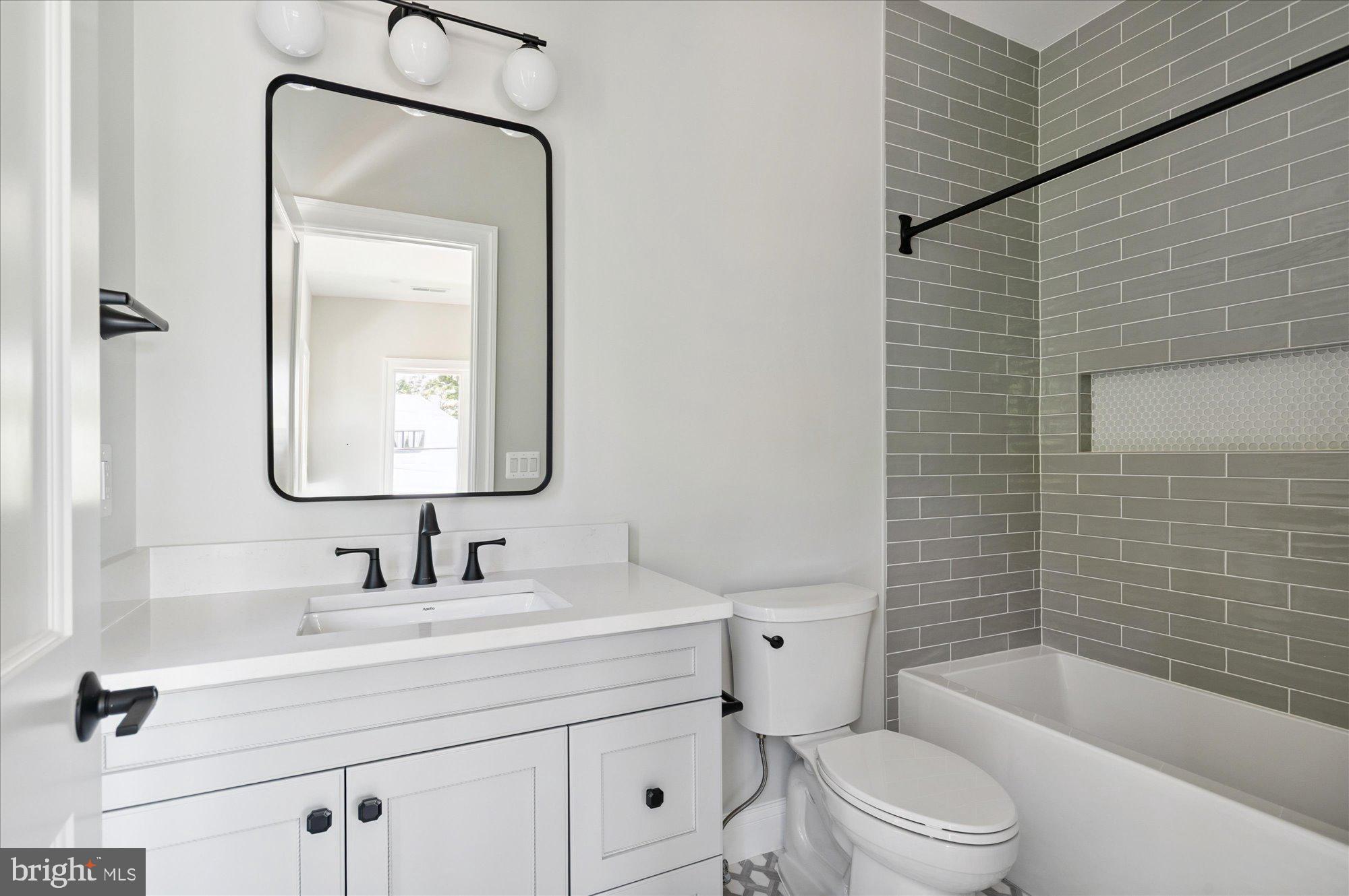 COUNTRY CLUB HILLS - Residential