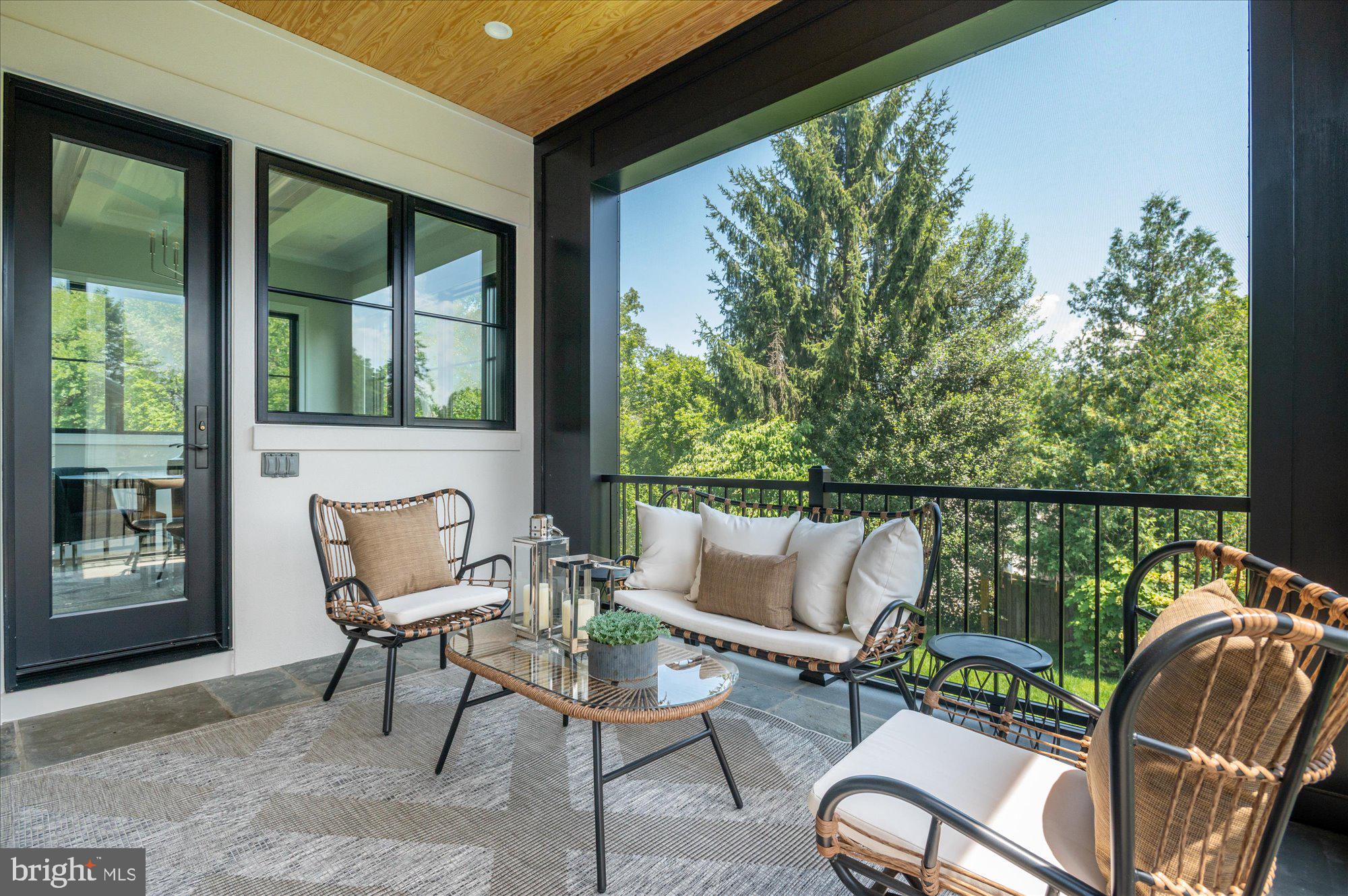 COUNTRY CLUB HILLS - Residential