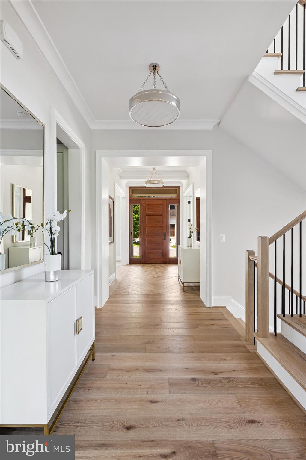 COUNTRY CLUB HILLS - Residential