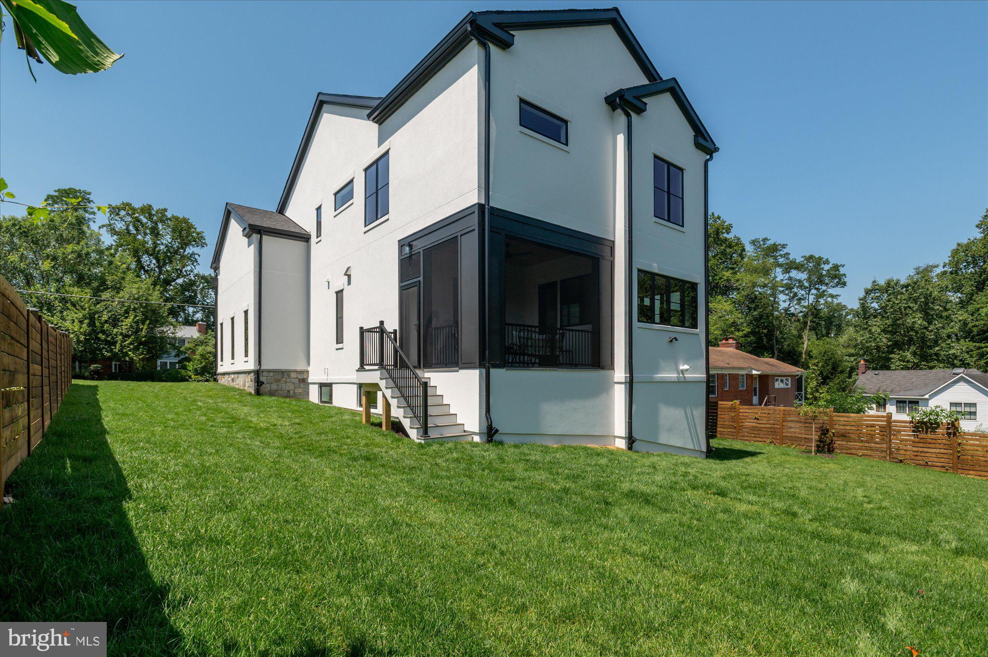 COUNTRY CLUB HILLS - Residential