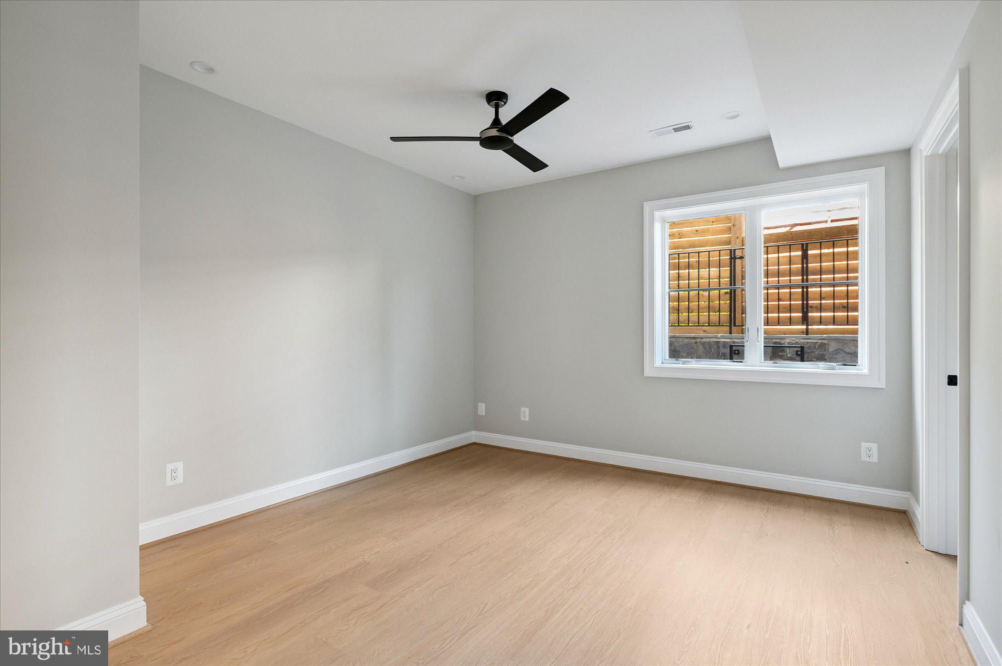 COUNTRY CLUB HILLS - Residential