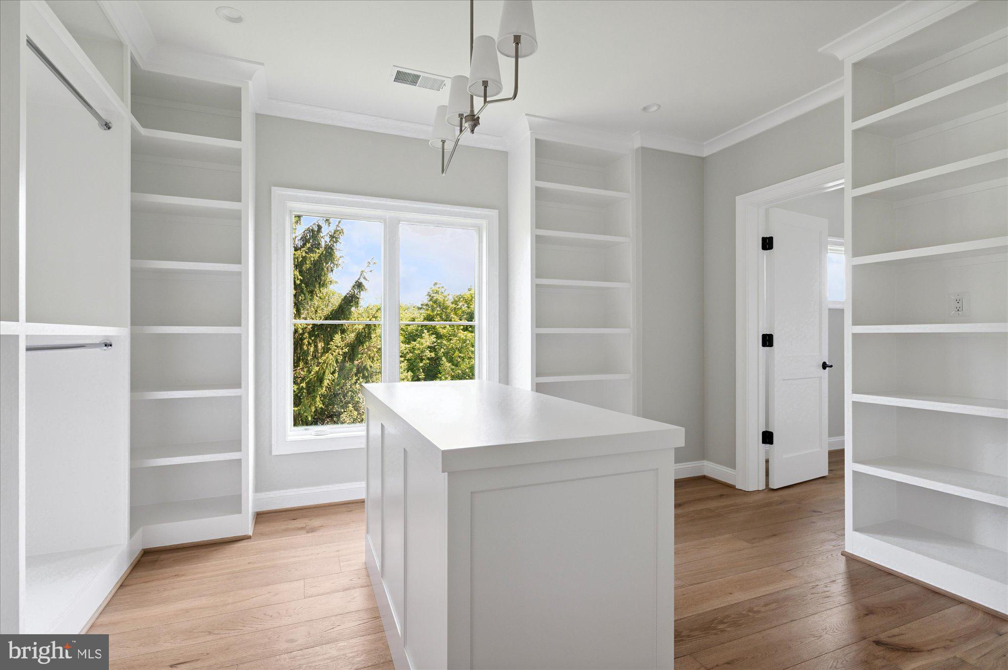 COUNTRY CLUB HILLS - Residential