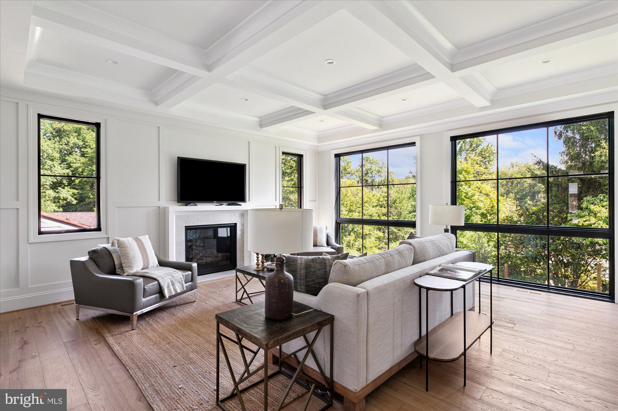 COUNTRY CLUB HILLS - Residential