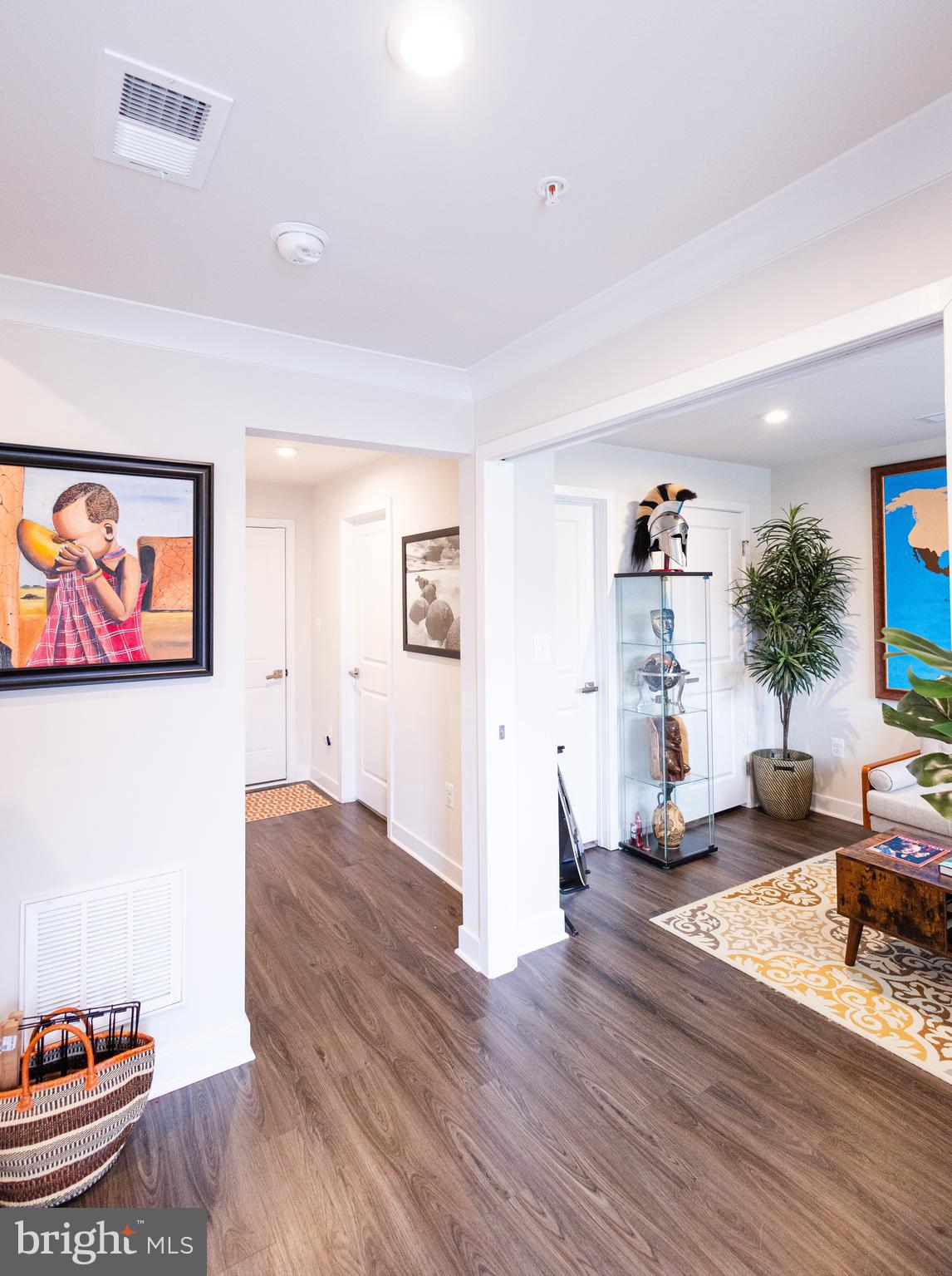 VILLAGE OF TOWNE SQUARE - Residential Lease