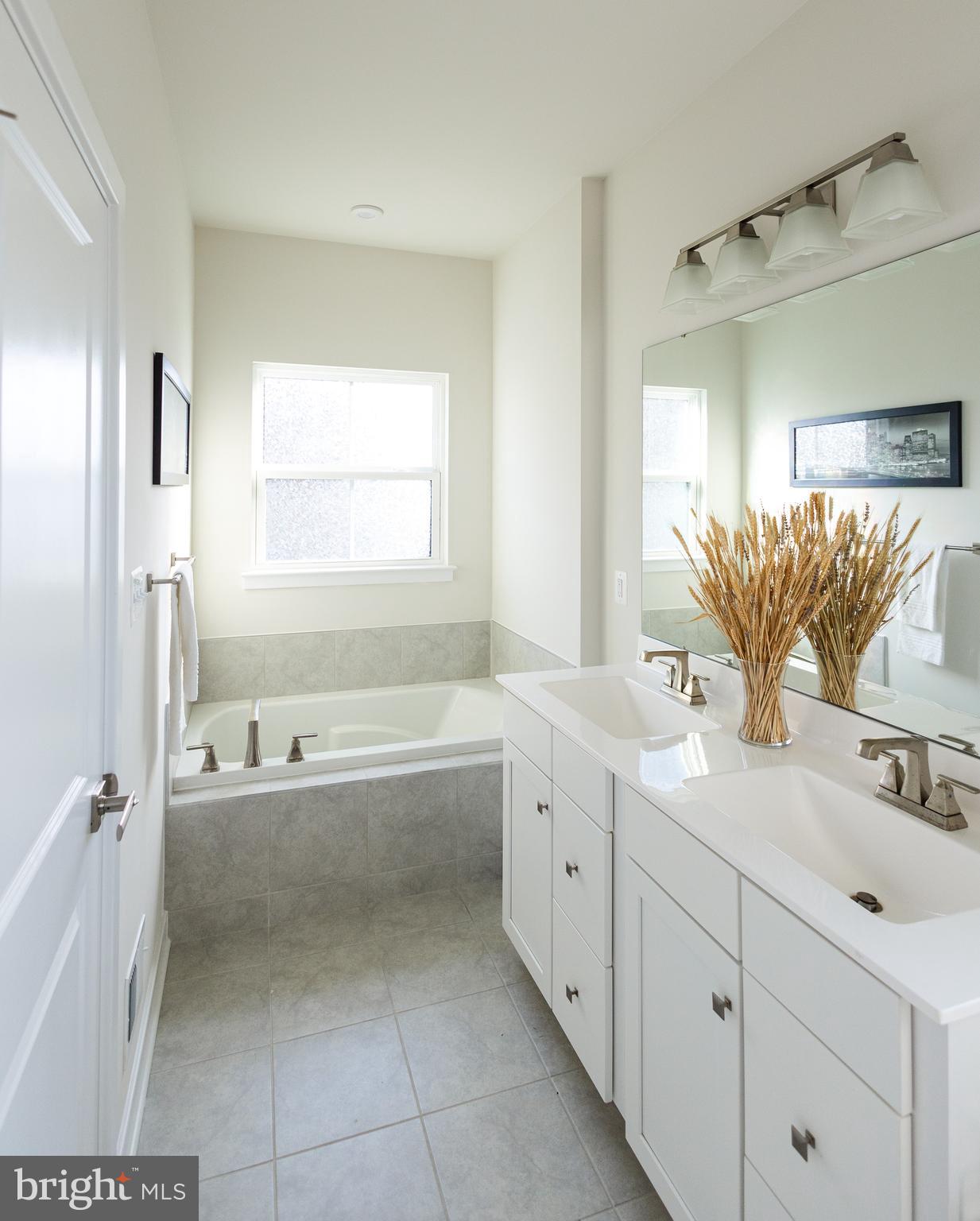 VILLAGE OF TOWNE SQUARE - Residential Lease