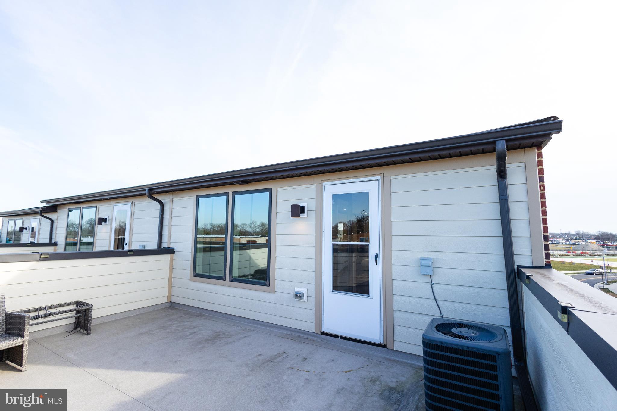 VILLAGE OF TOWNE SQUARE - Residential Lease