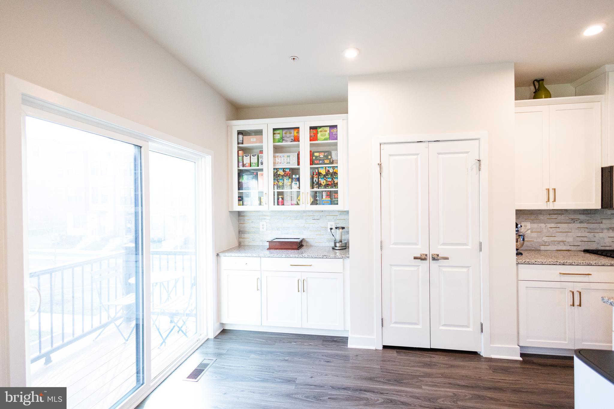 VILLAGE OF TOWNE SQUARE - Residential Lease