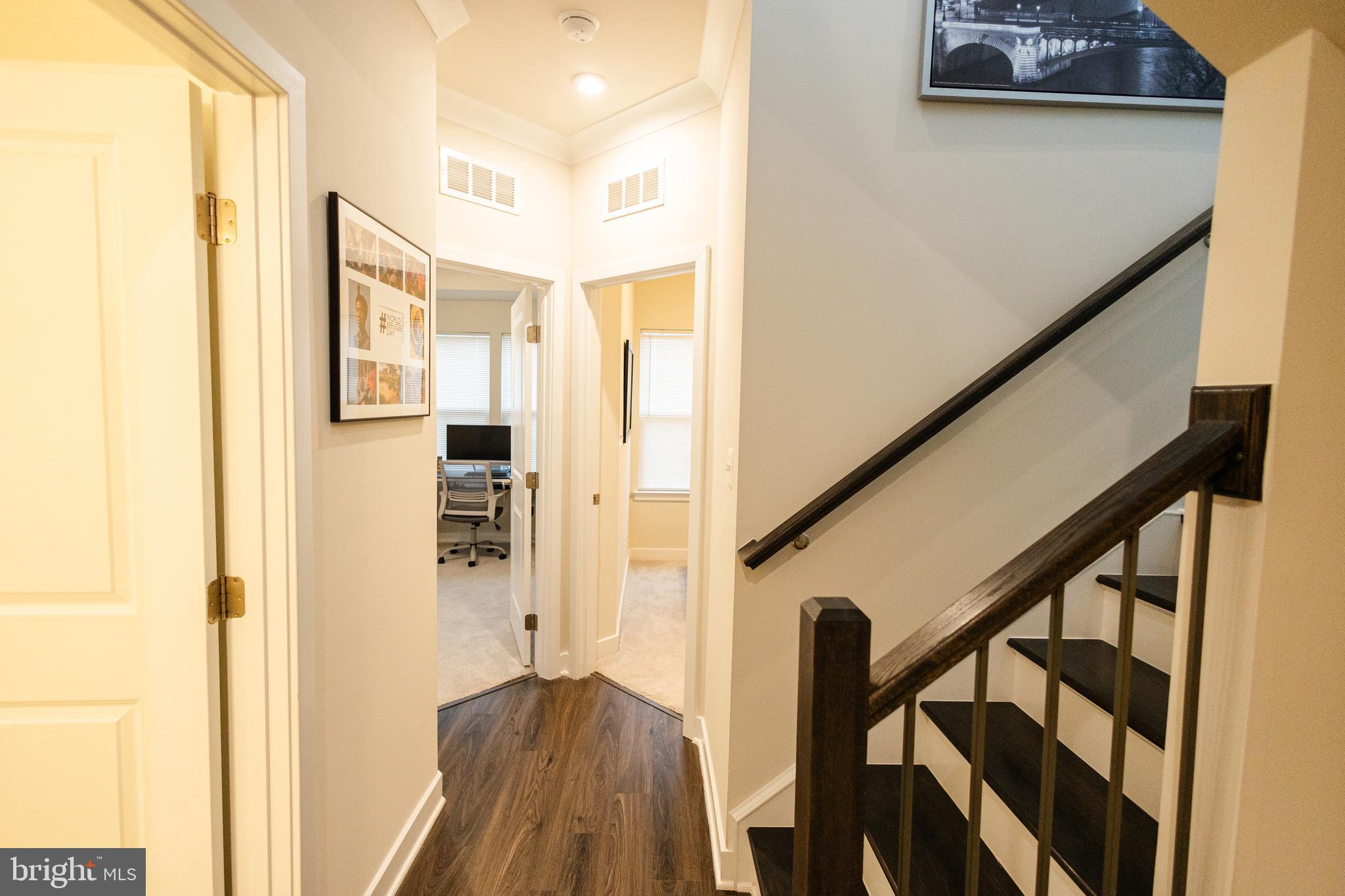 VILLAGE OF TOWNE SQUARE - Residential Lease