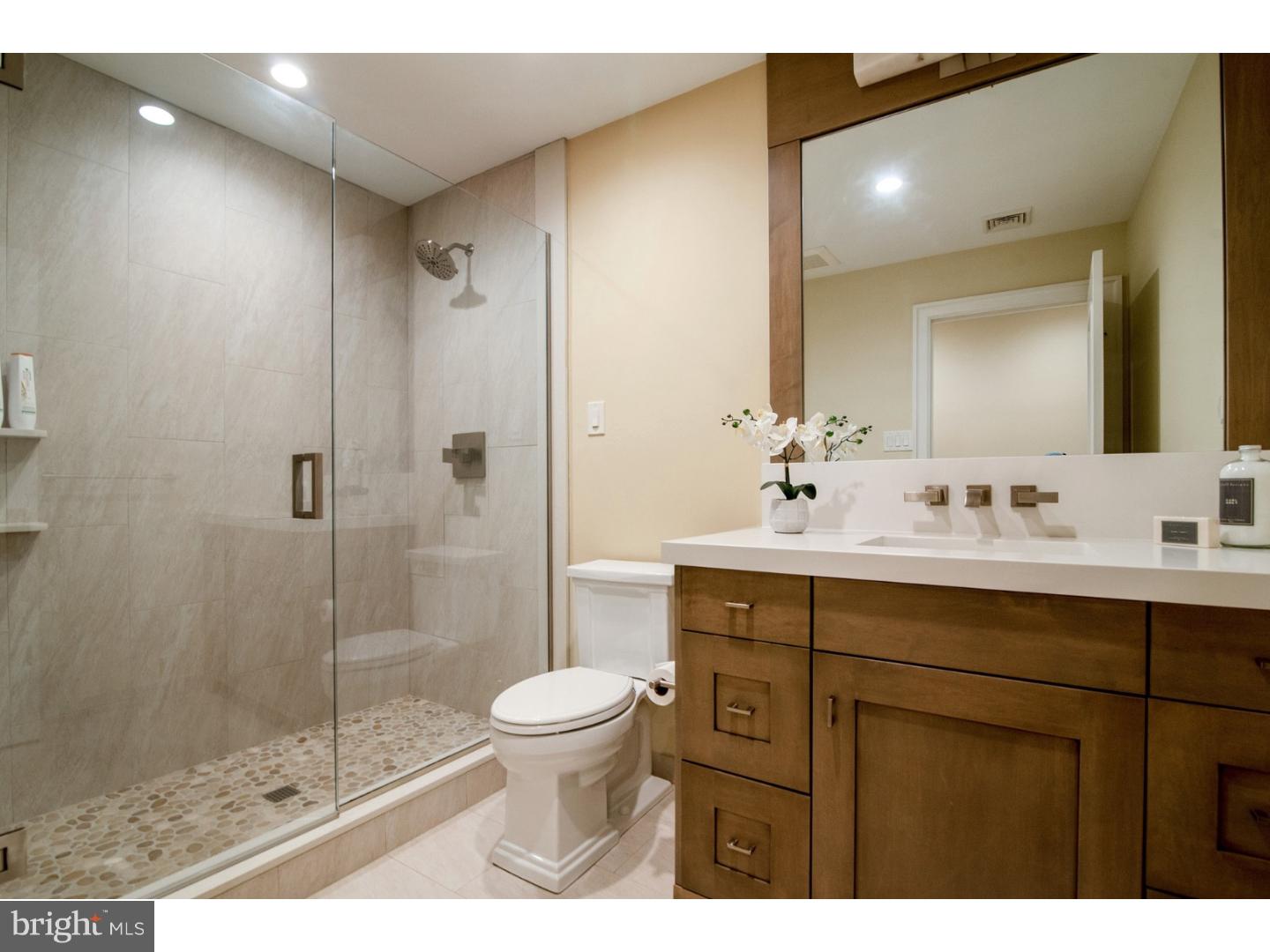 RADNOR HUNT - Residential