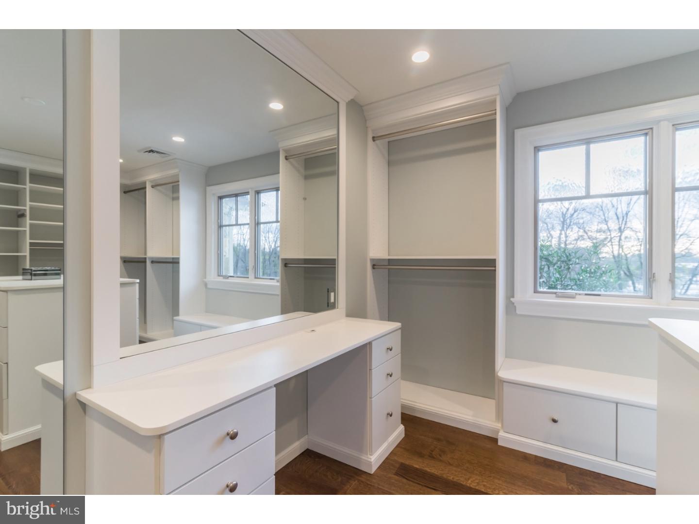 RADNOR HUNT - Residential