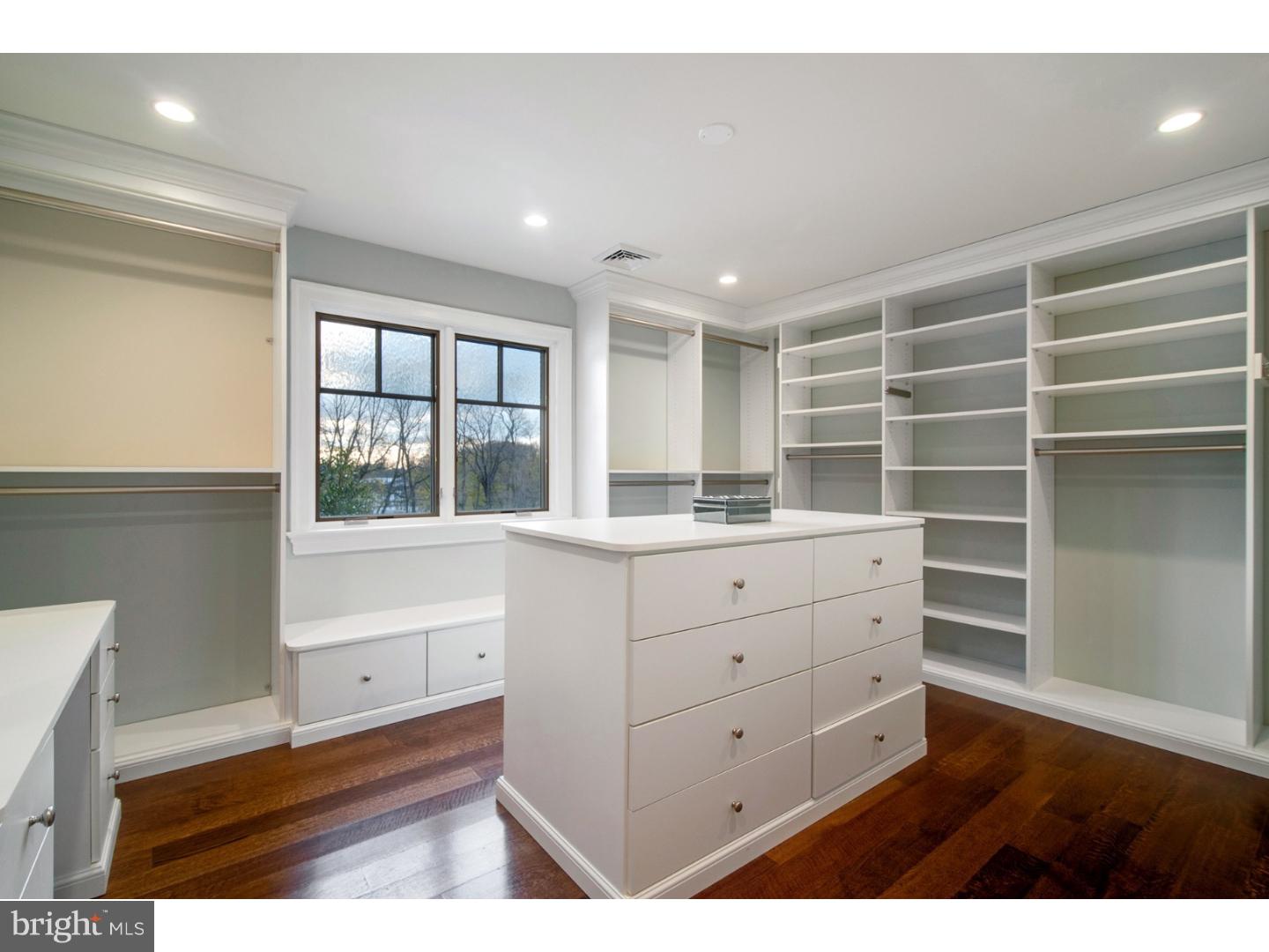 RADNOR HUNT - Residential