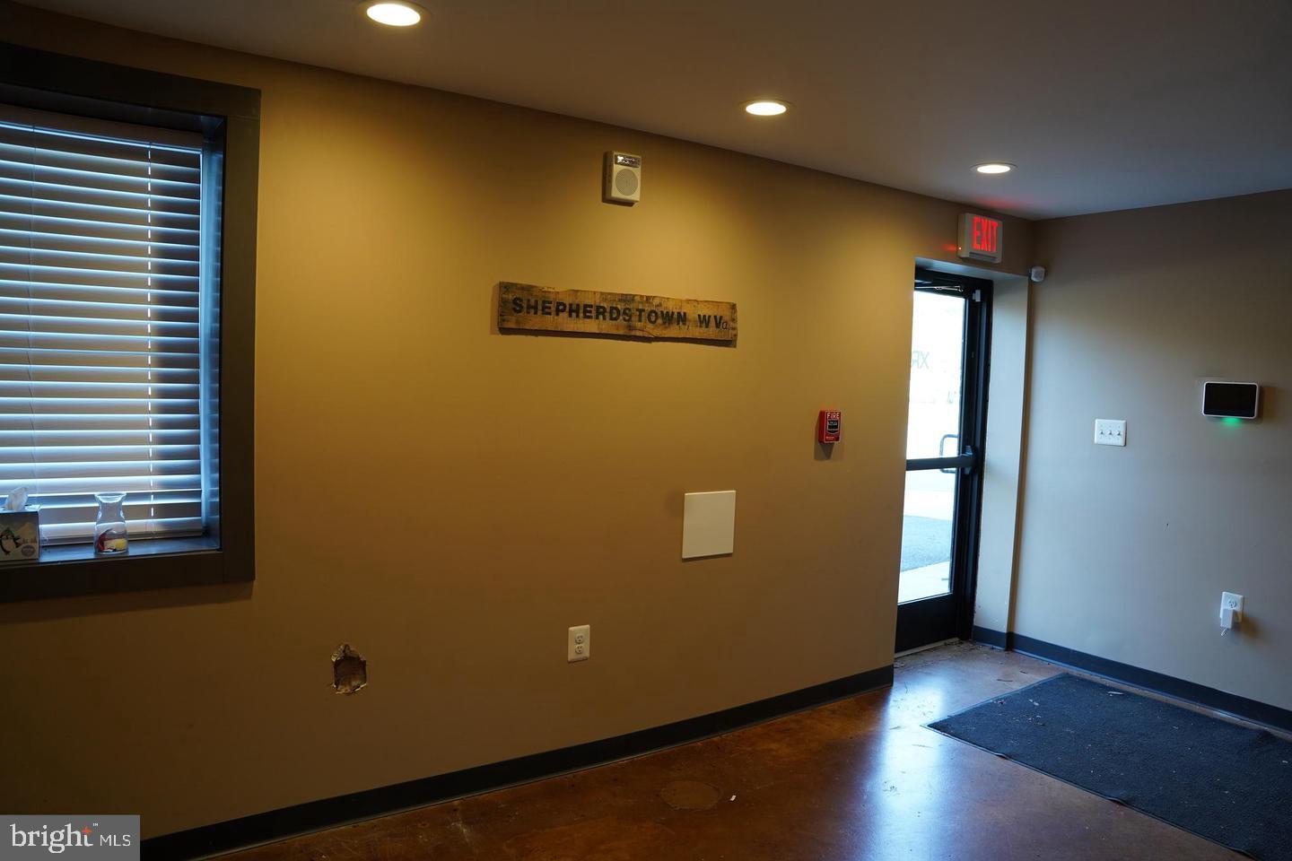 7595 MARTINSBURG PIKE A