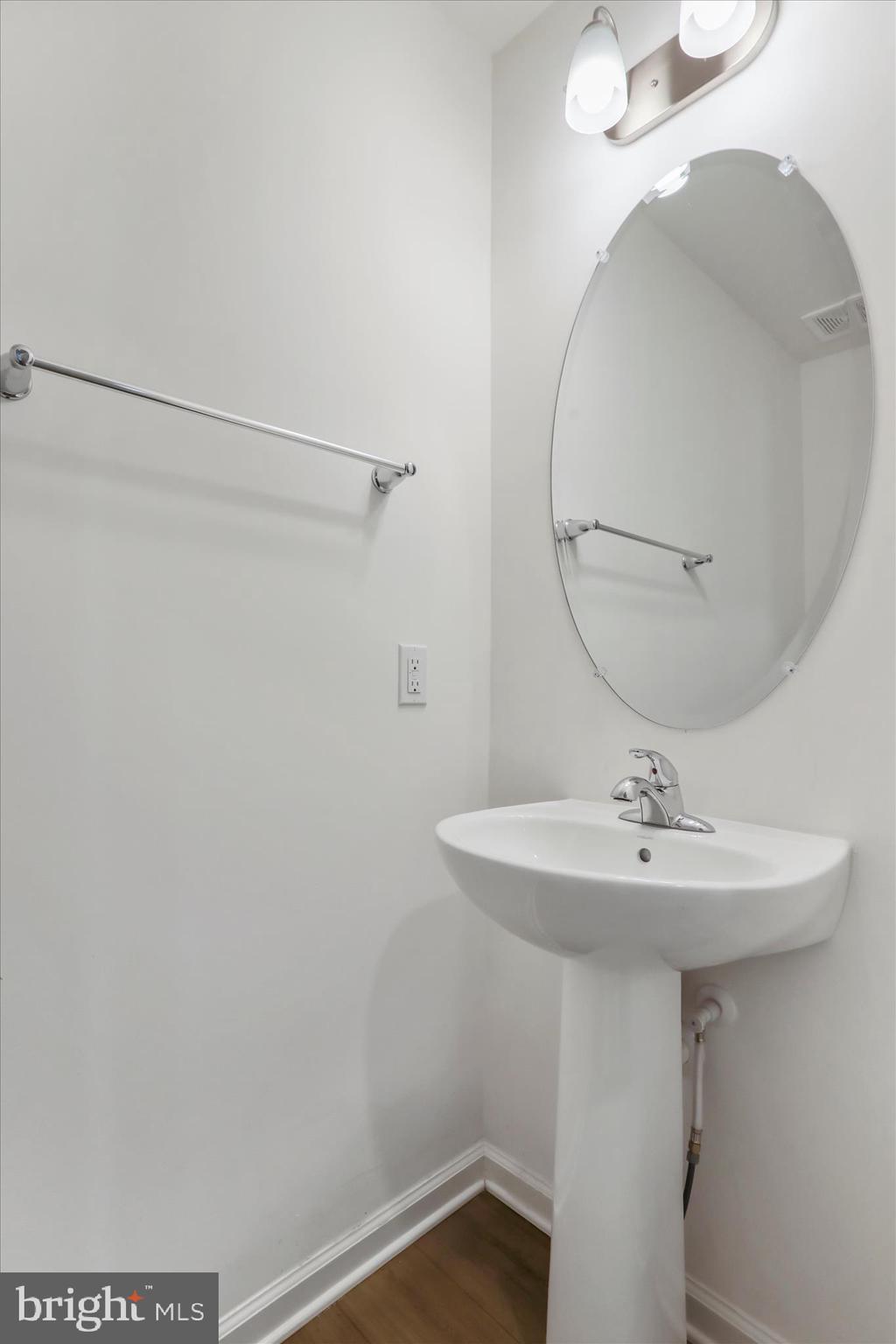 WHISPERING PINES - Residential