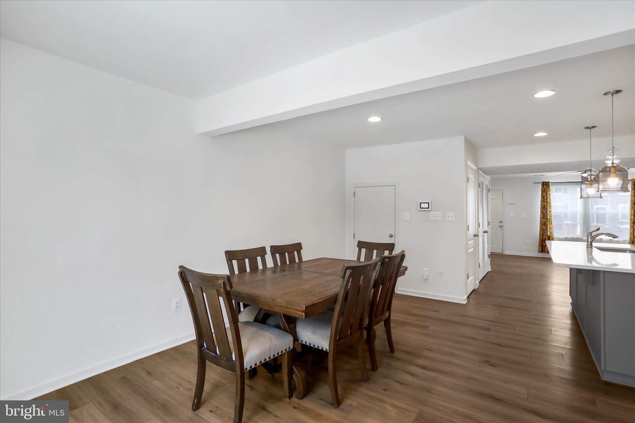 WHISPERING PINES - Residential