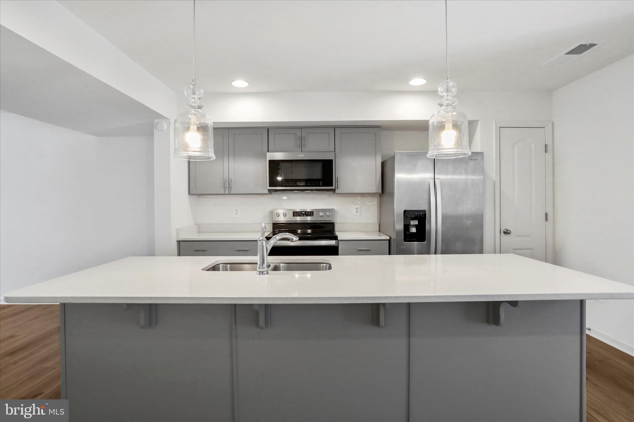 WHISPERING PINES - Residential