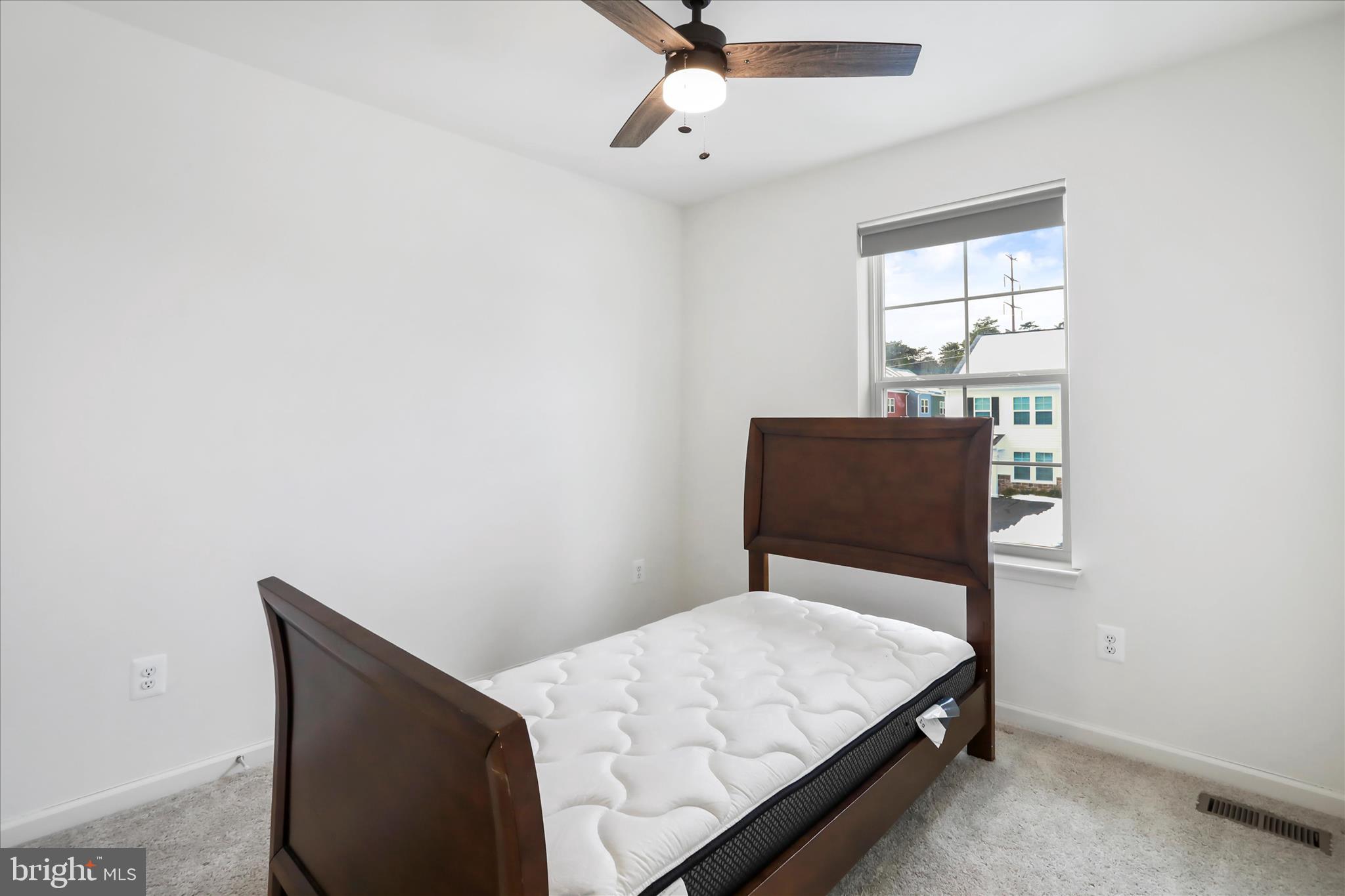 WHISPERING PINES - Residential