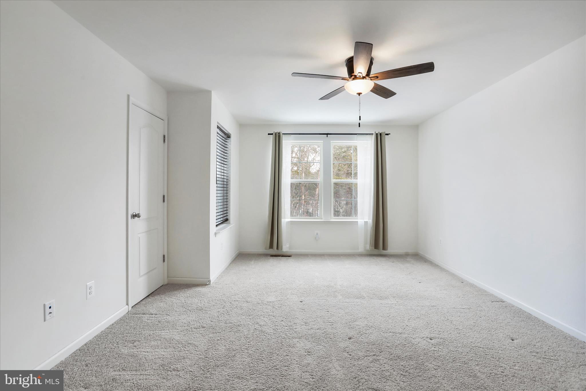 WHISPERING PINES - Residential