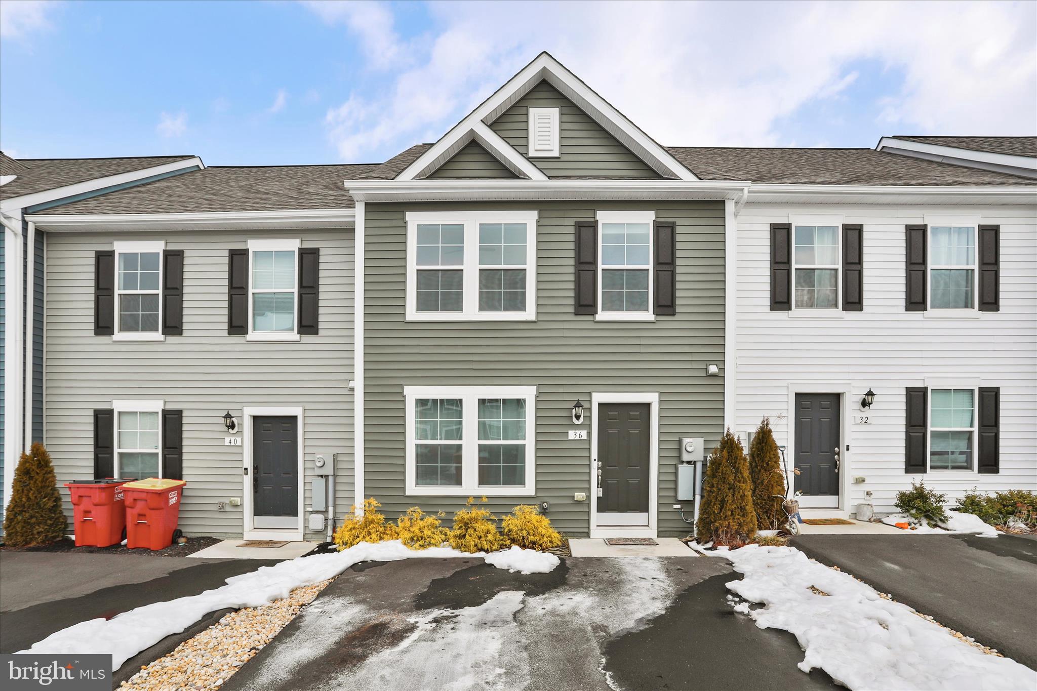 WHISPERING PINES - Residential